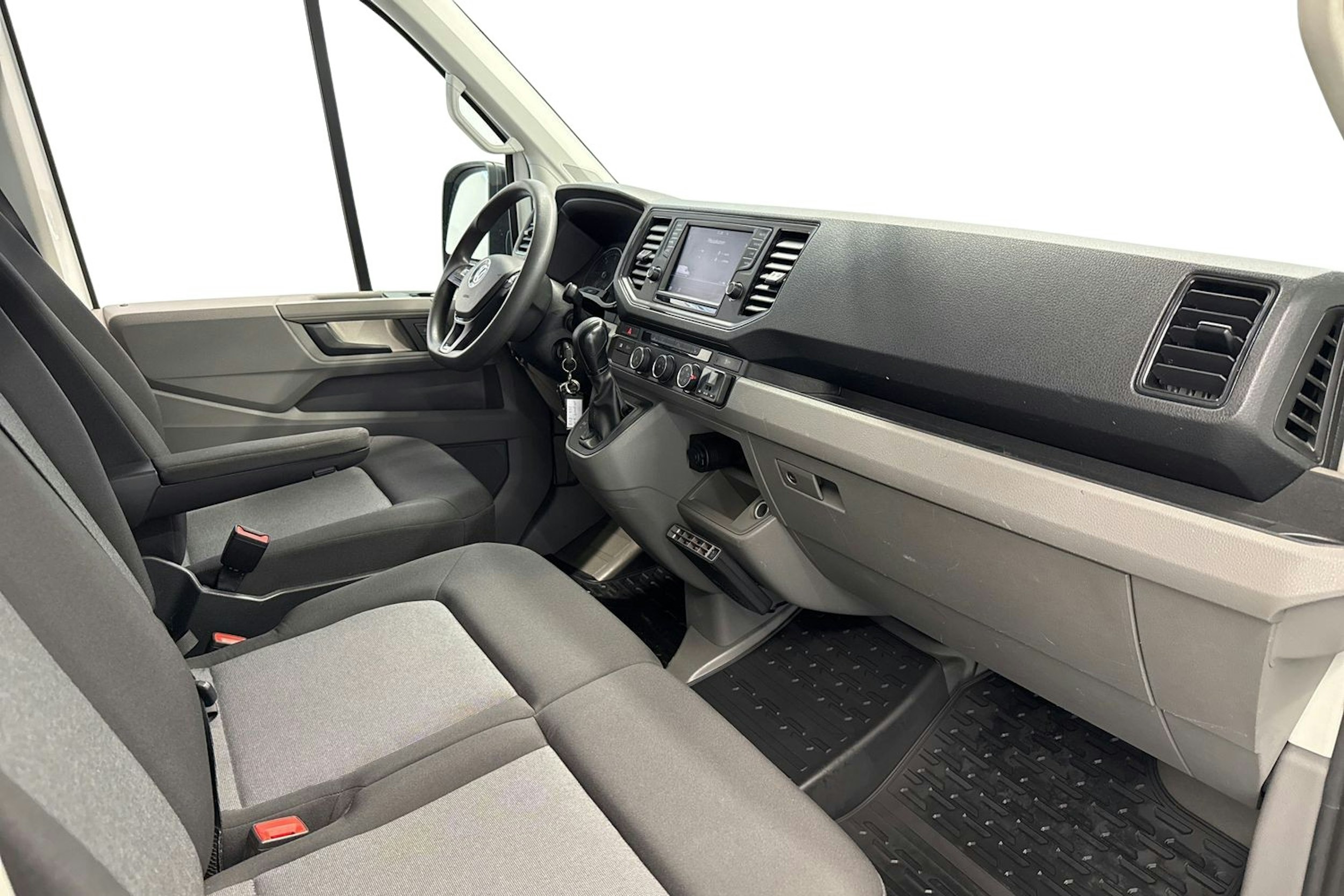 valkoinen Volkswagen Crafter 2019 kuva 9.