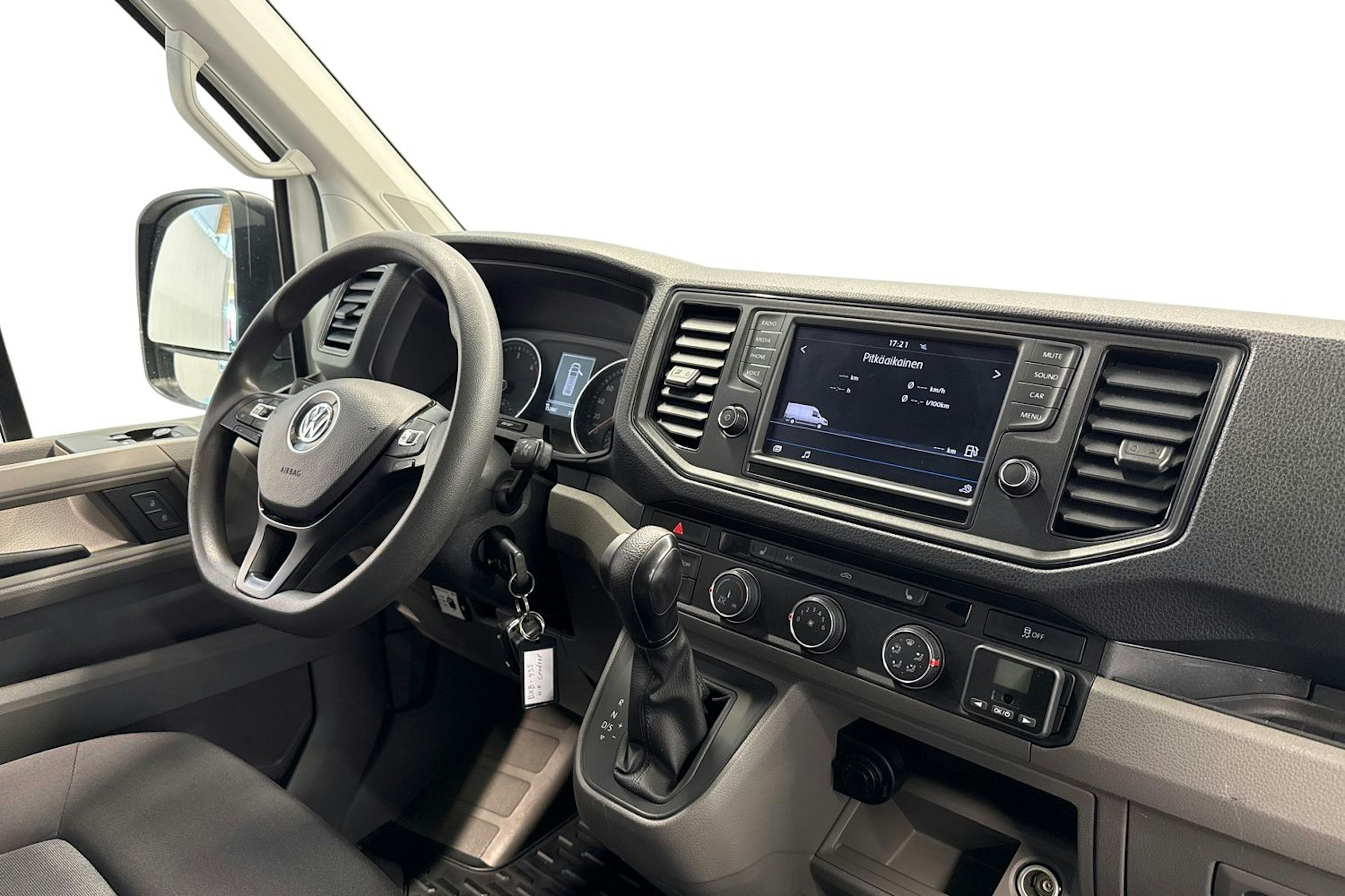 valkoinen Volkswagen Crafter 2019 kuva 10.