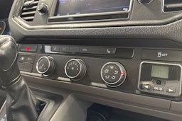 valkoinen Volkswagen Crafter 2019 kuva 22.