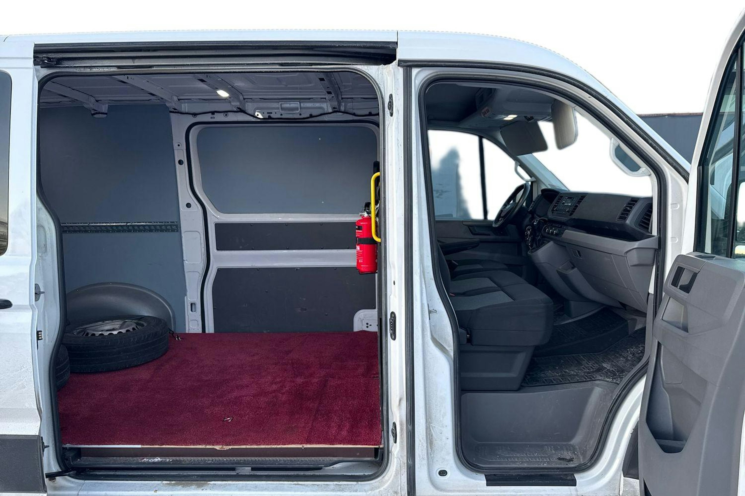 valkoinen Volkswagen Crafter 2019 kuva 3.