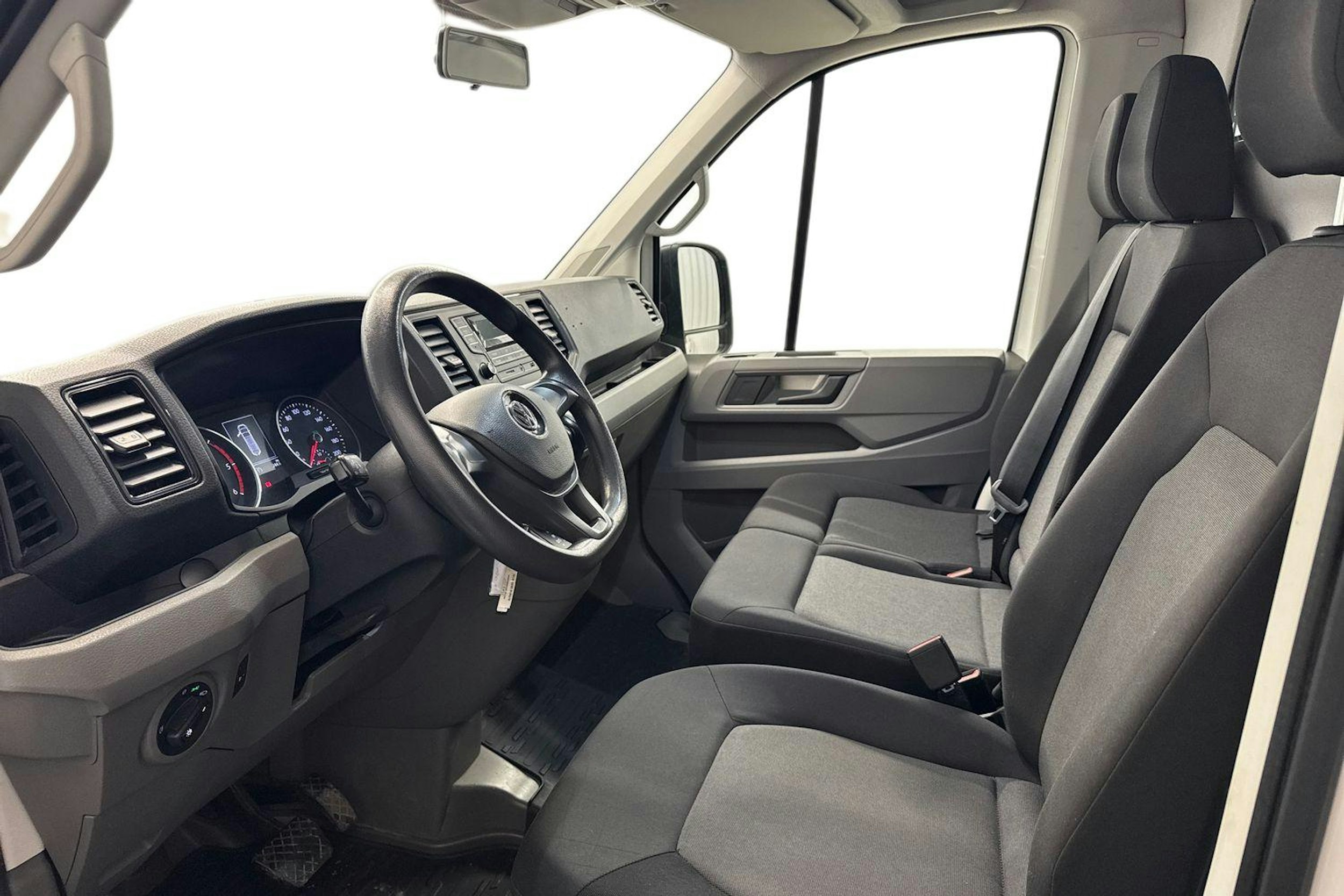 valkoinen Volkswagen Crafter 2019 kuva 8.