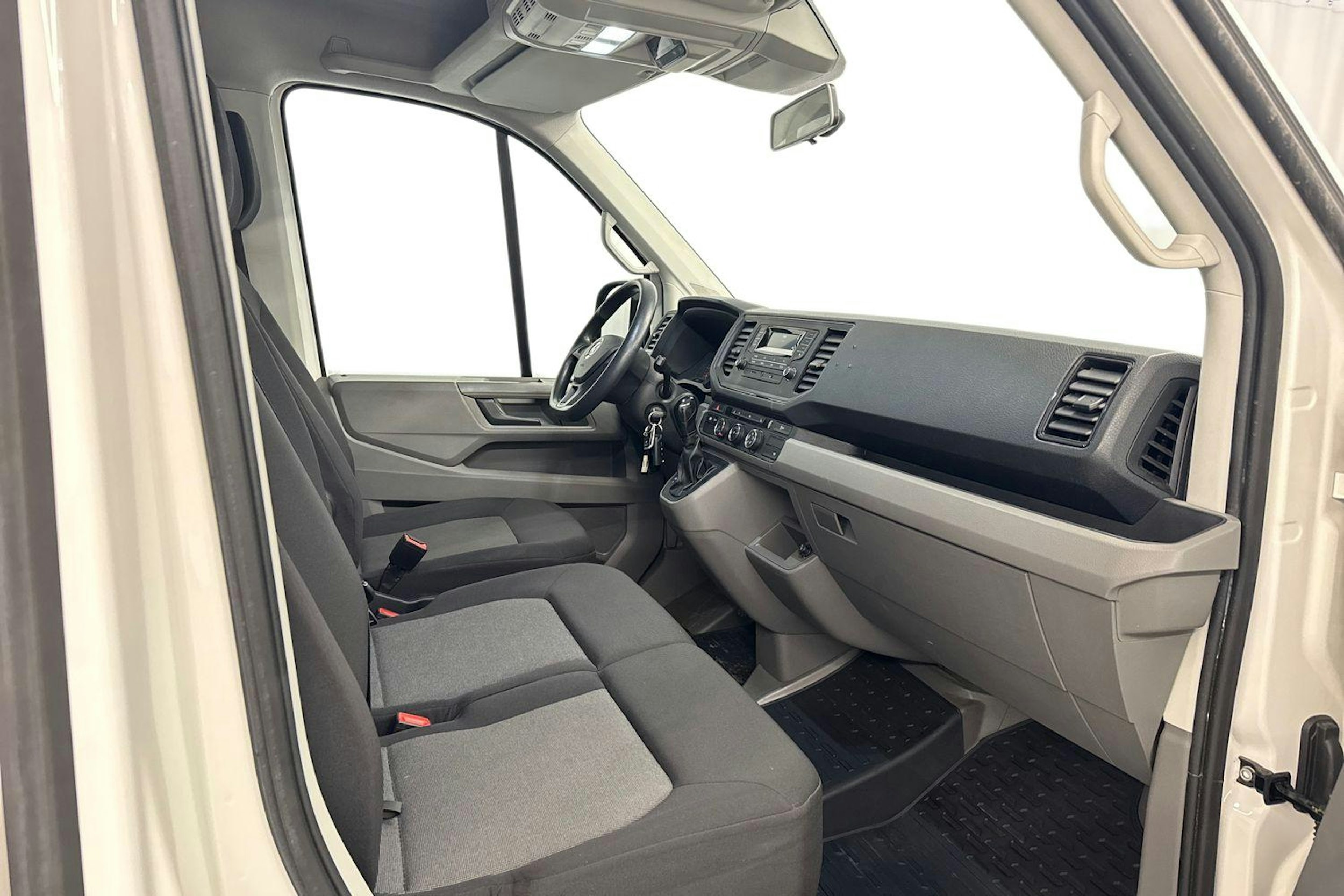 valkoinen Volkswagen Crafter 2019 kuva 9.