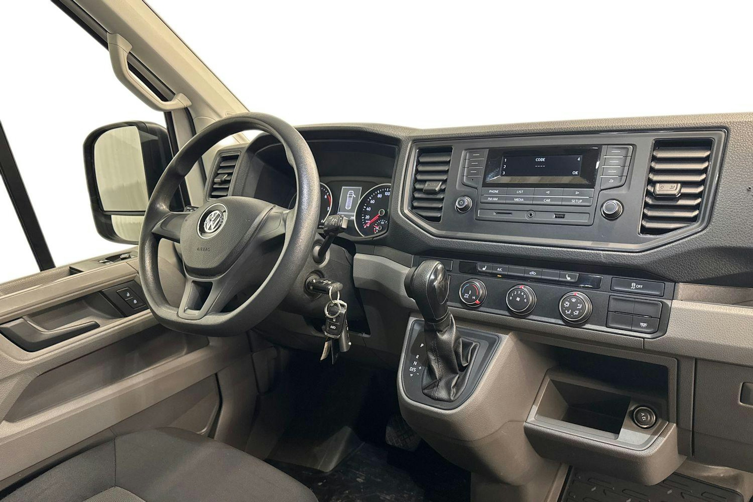 valkoinen Volkswagen Crafter 2019 kuva 11.