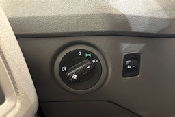 valkoinen Volkswagen Crafter 2019 kuva 15.