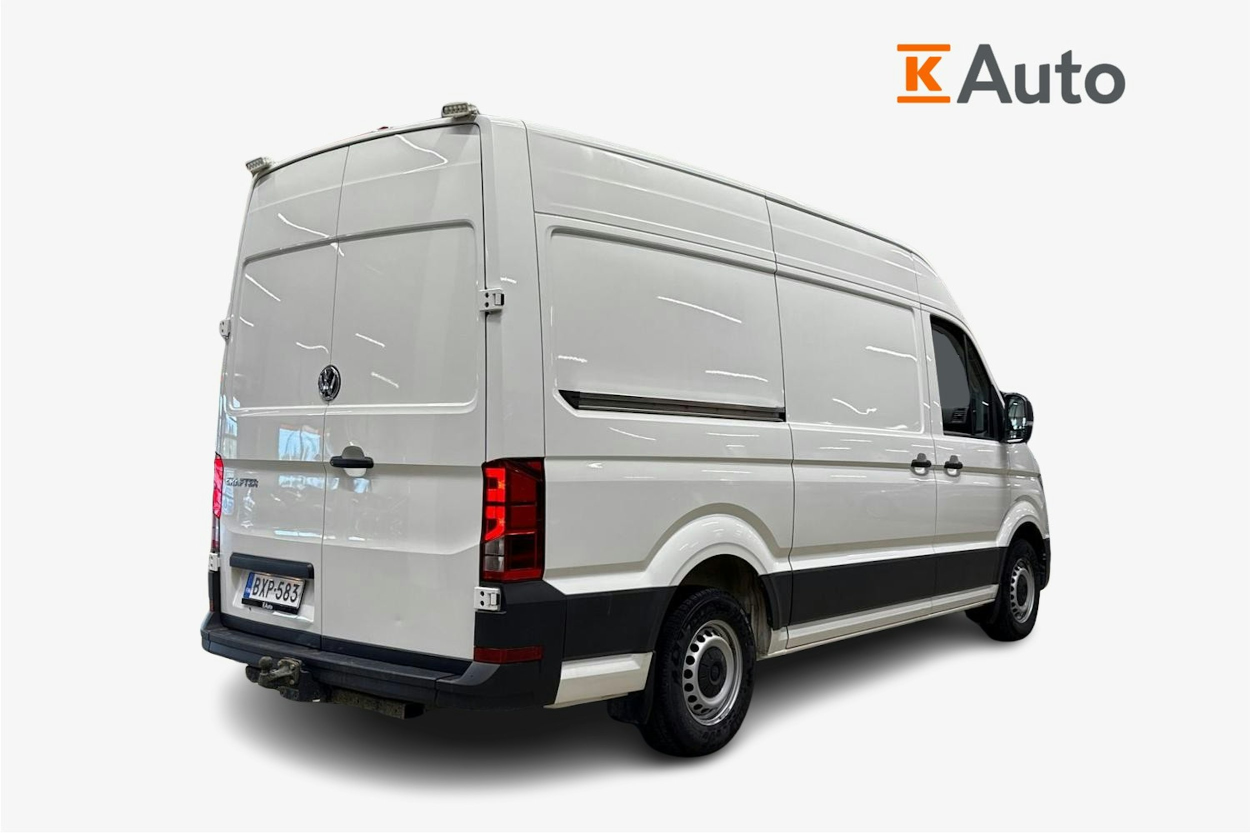 valkoinen Volkswagen Crafter 2019 kuva 2.