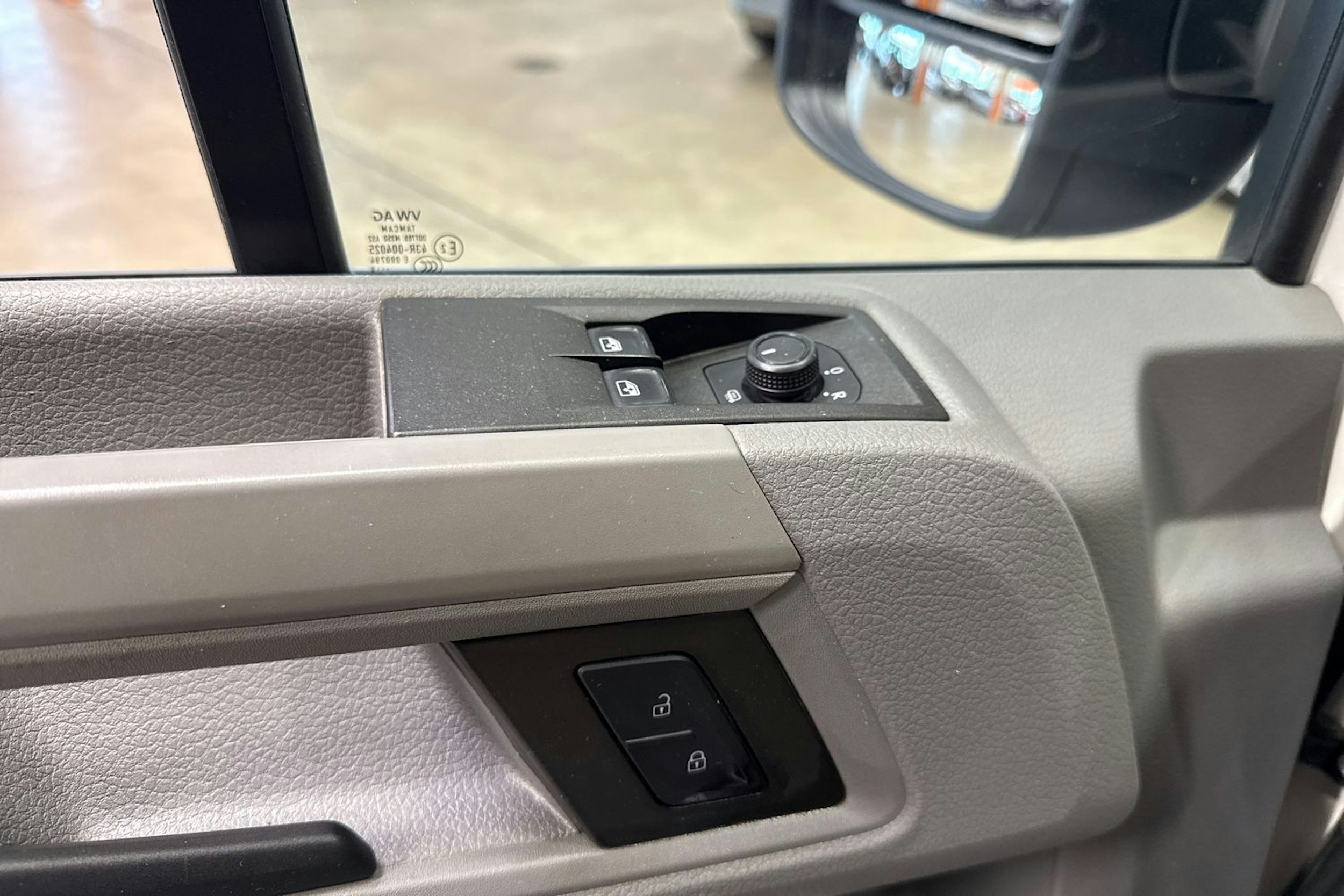 valkoinen Volkswagen Crafter 2019 kuva 13.