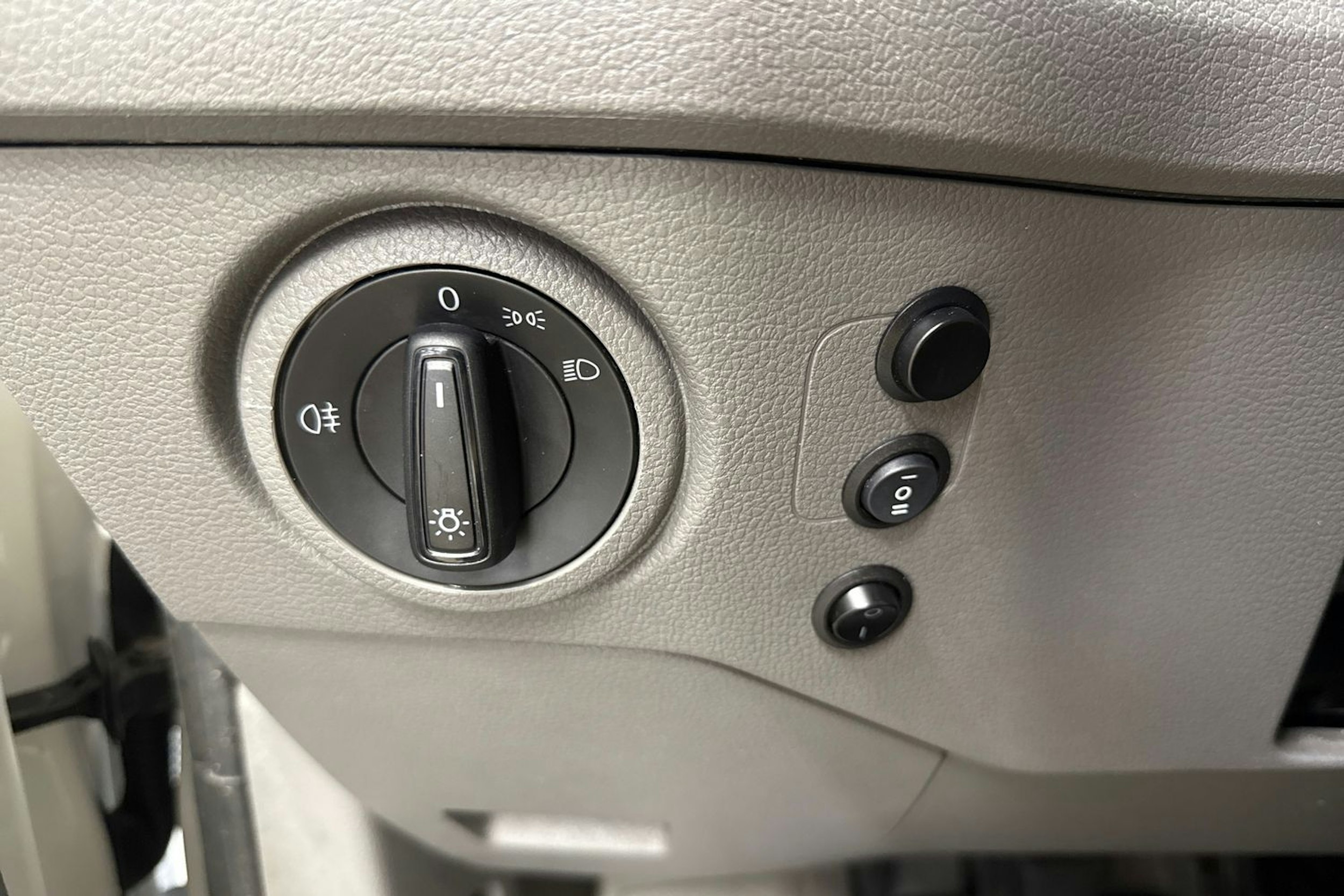 valkoinen Volkswagen Crafter 2019 kuva 14.