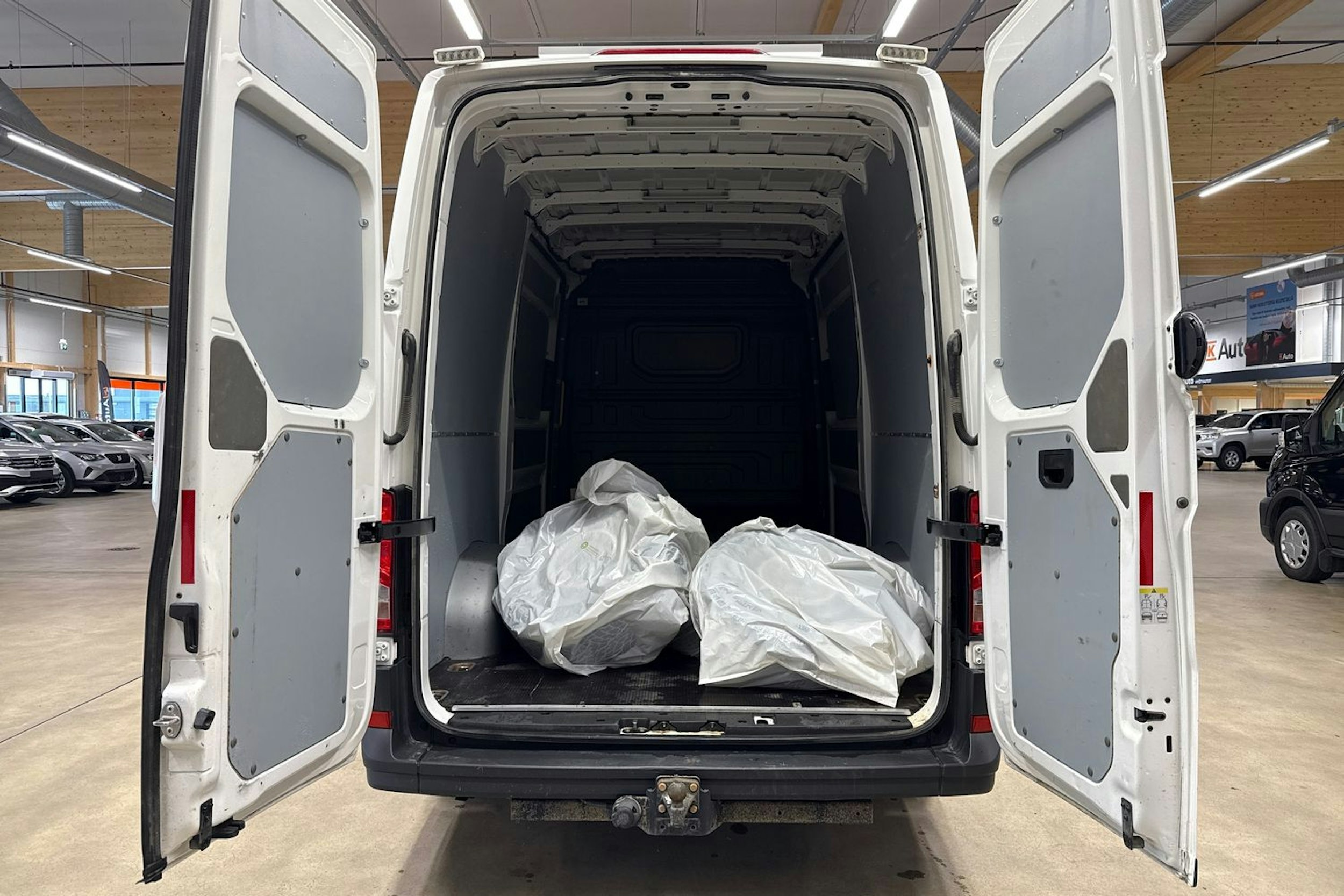 valkoinen Volkswagen Crafter 2019 kuva 27.