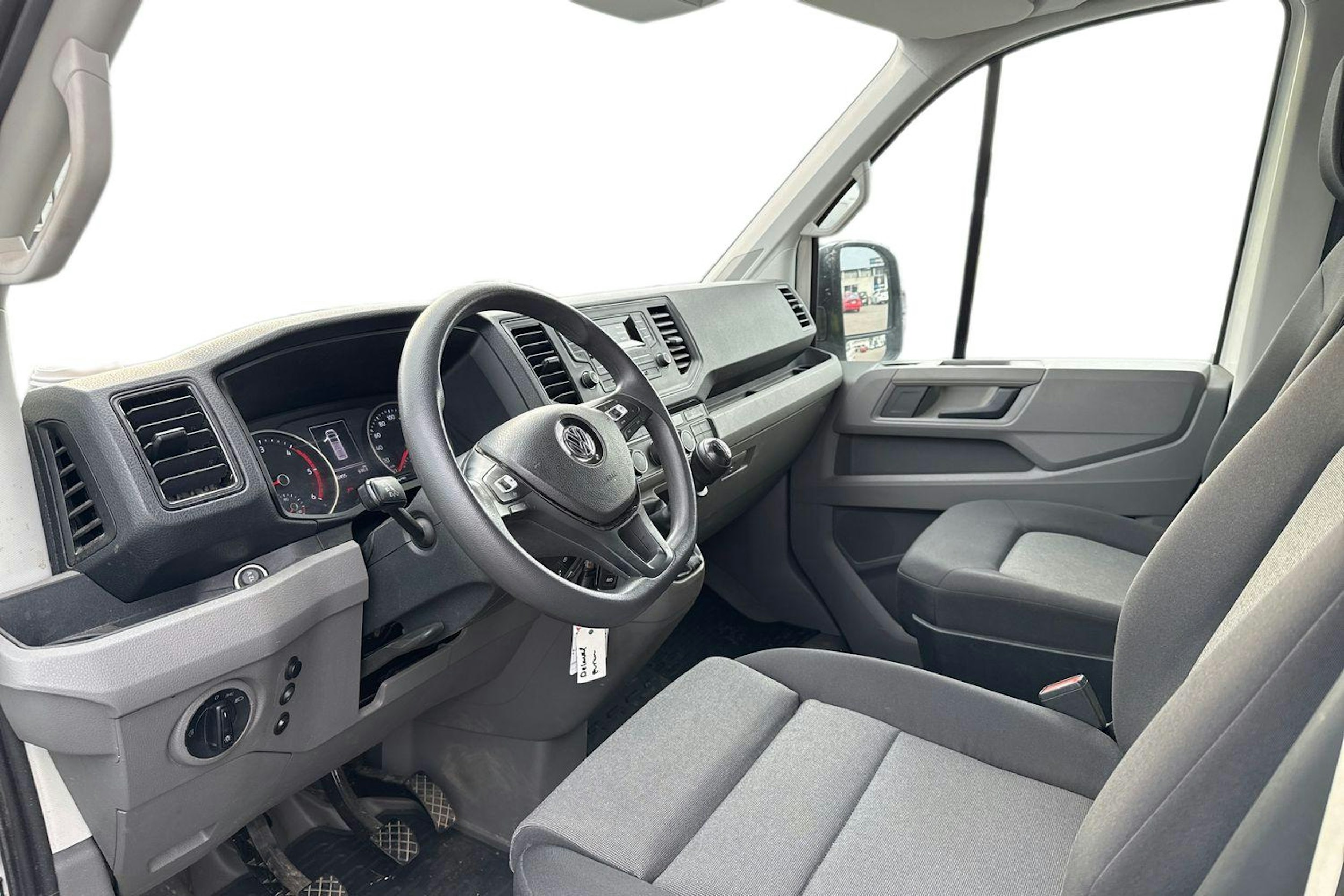 valkoinen Volkswagen Crafter 2019 kuva 3.