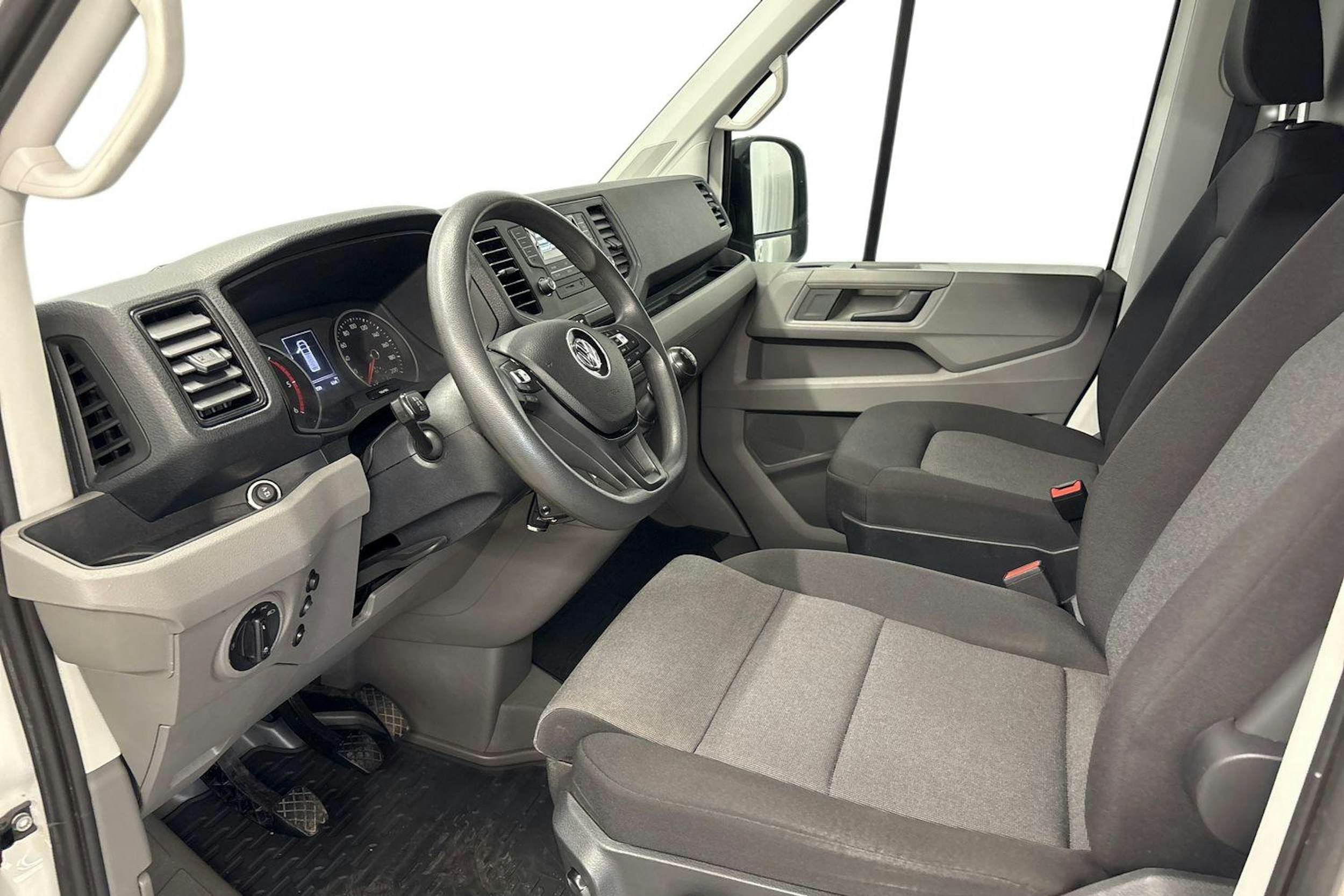 valkoinen Volkswagen Crafter 2019 kuva 7.