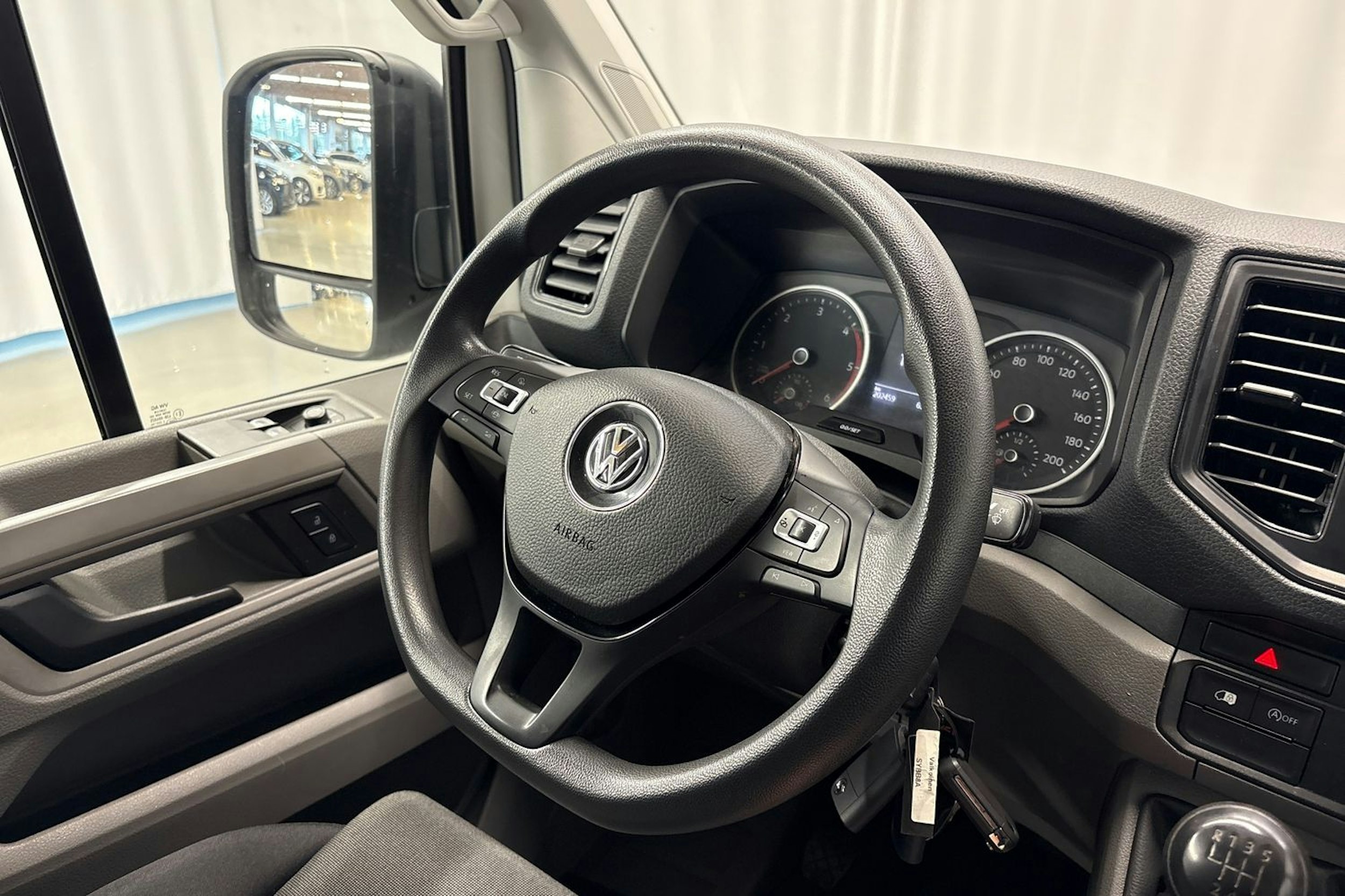 valkoinen Volkswagen Crafter 2019 kuva 13.