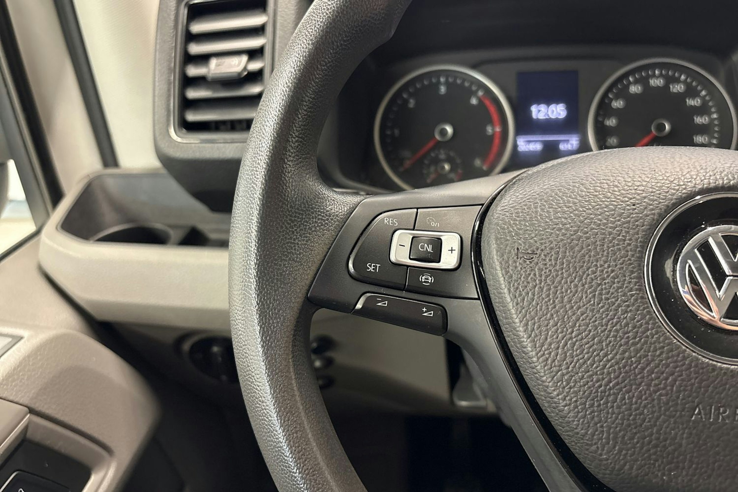valkoinen Volkswagen Crafter 2019 kuva 14.