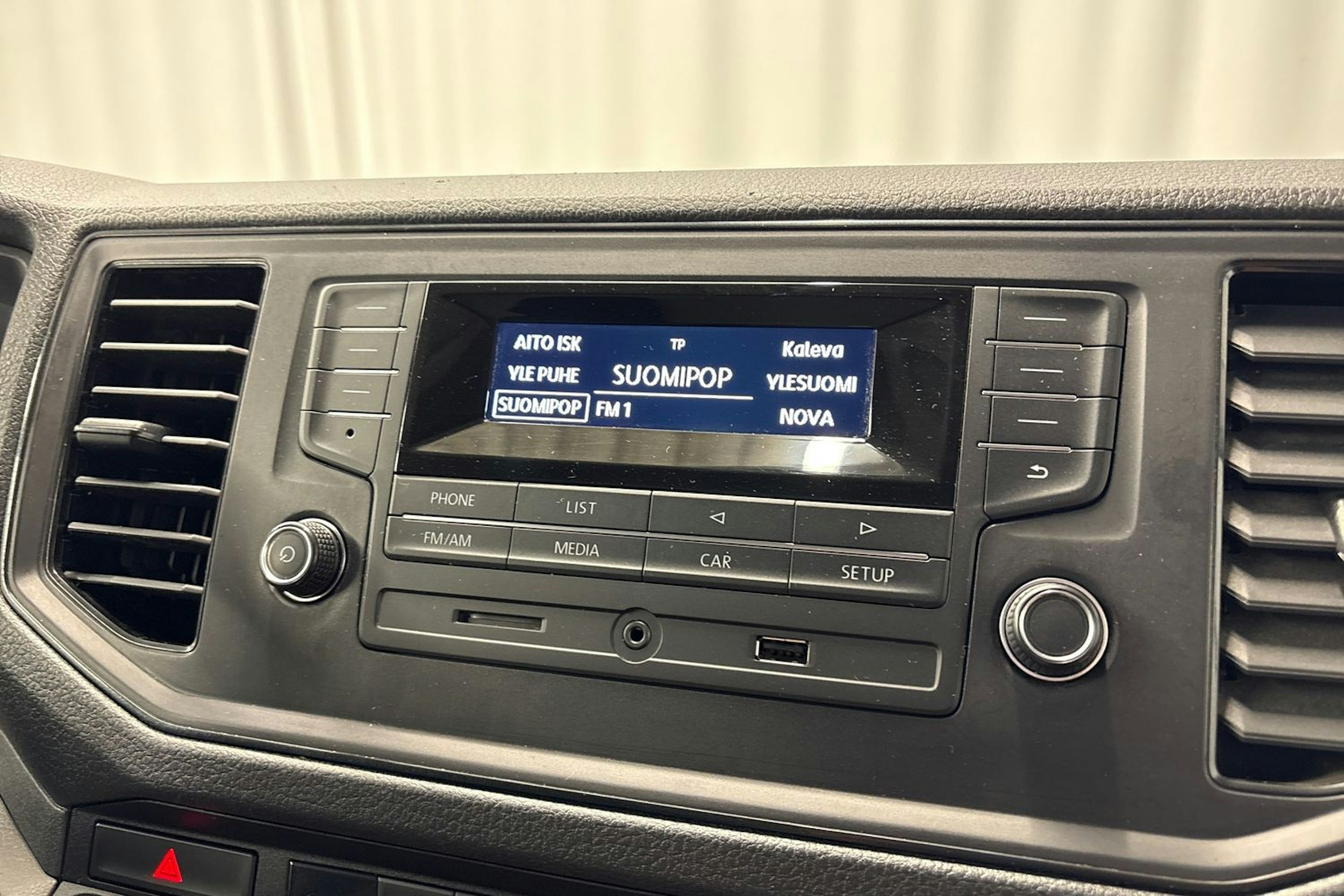 valkoinen Volkswagen Crafter 2019 kuva 19.