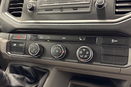 valkoinen Volkswagen Crafter 2019 kuva 22.