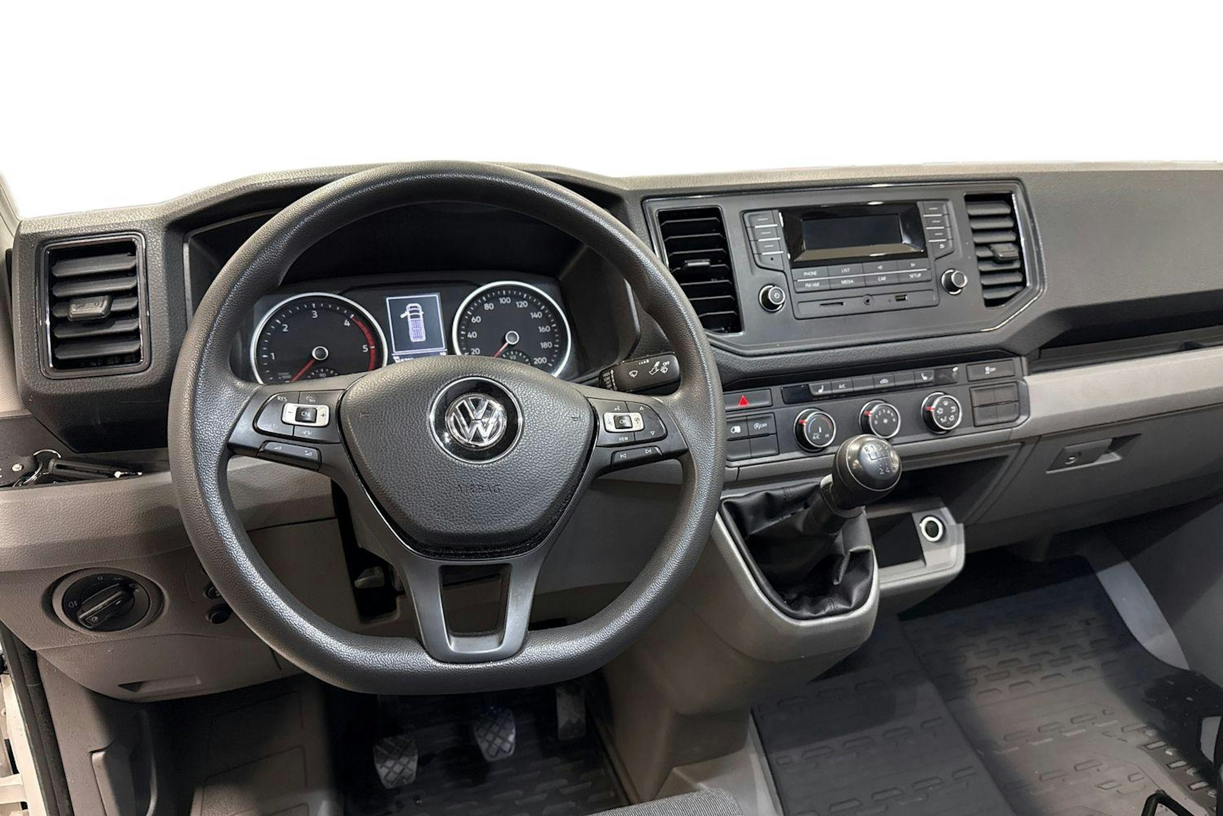 valkoinen Volkswagen Crafter 2019 kuva 9.