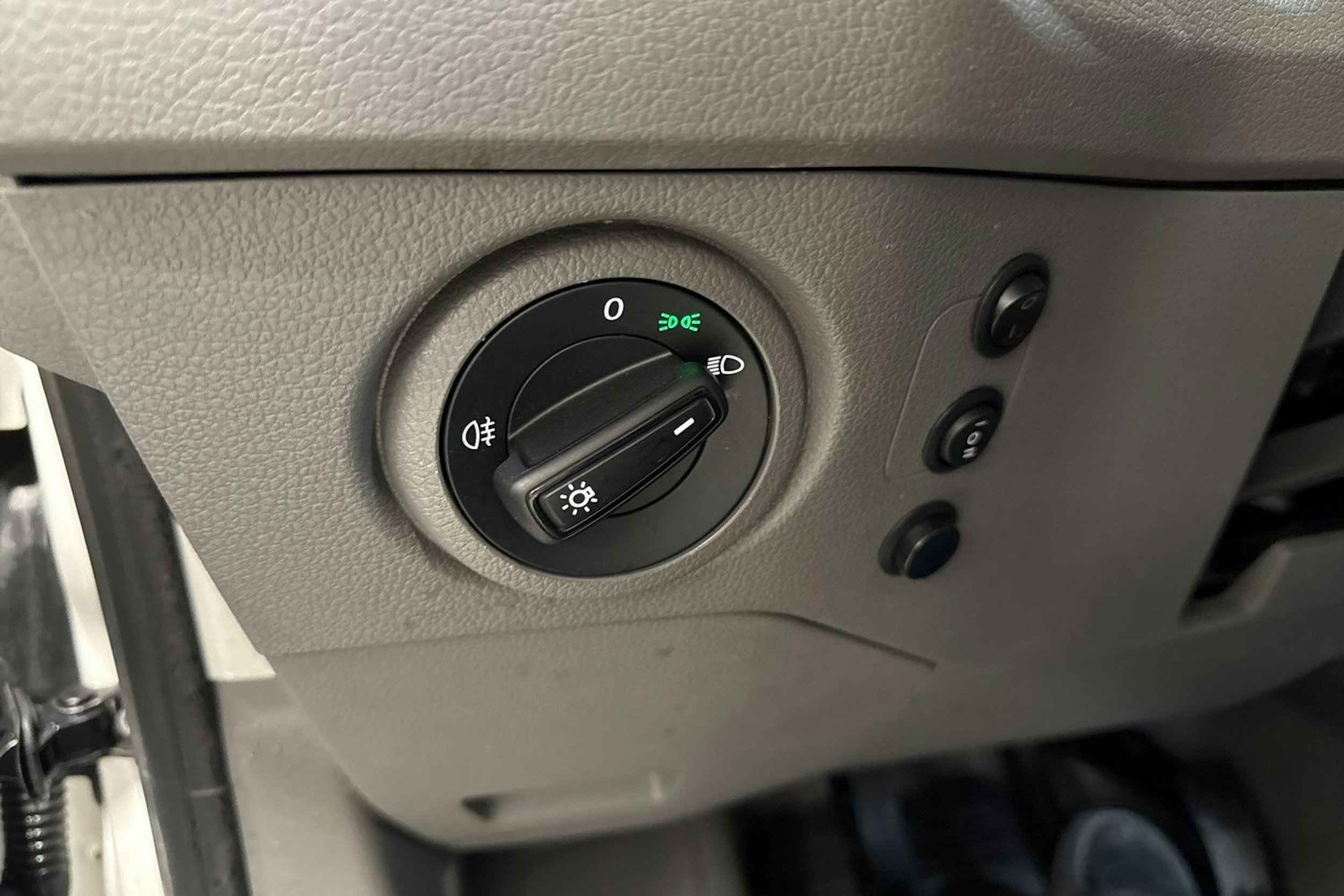 valkoinen Volkswagen Crafter 2019 kuva 21.