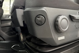 valkoinen Volkswagen Crafter 2019 kuva 23.