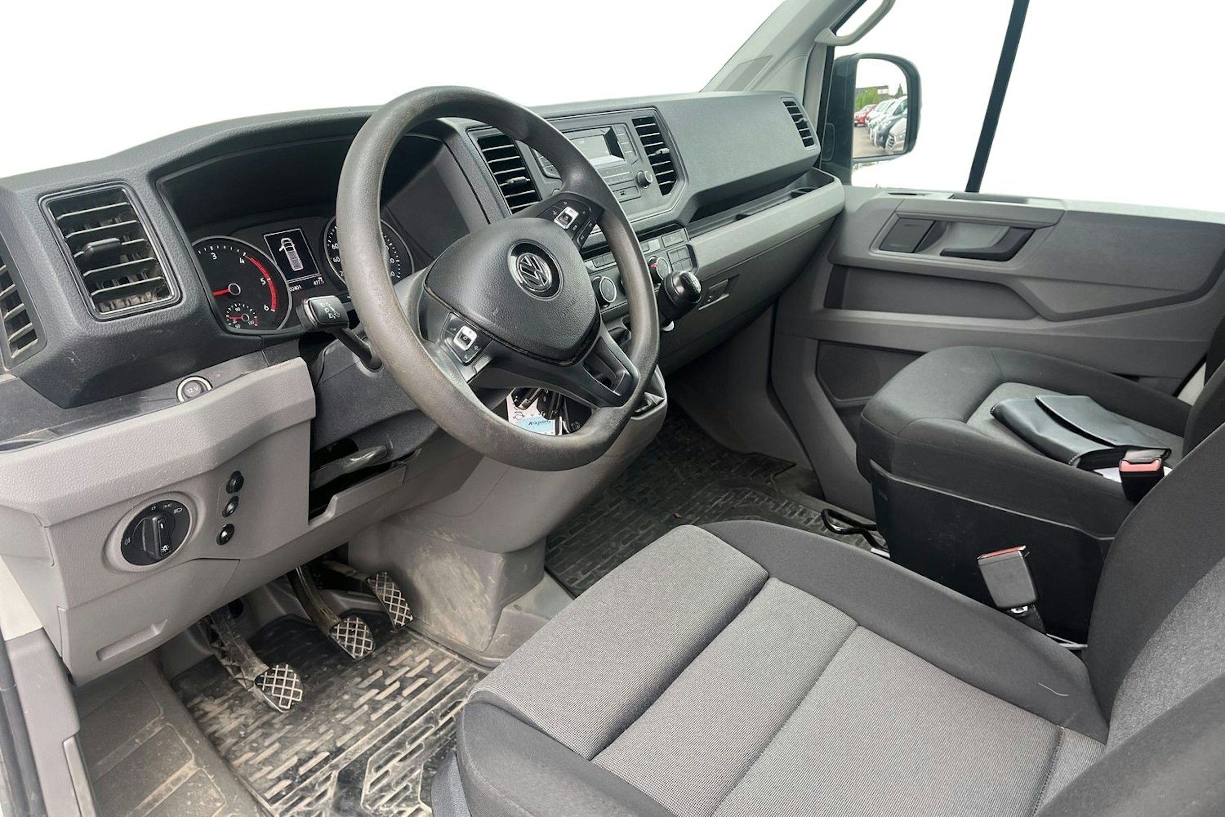 valkoinen Volkswagen Crafter 2019 kuva 3.