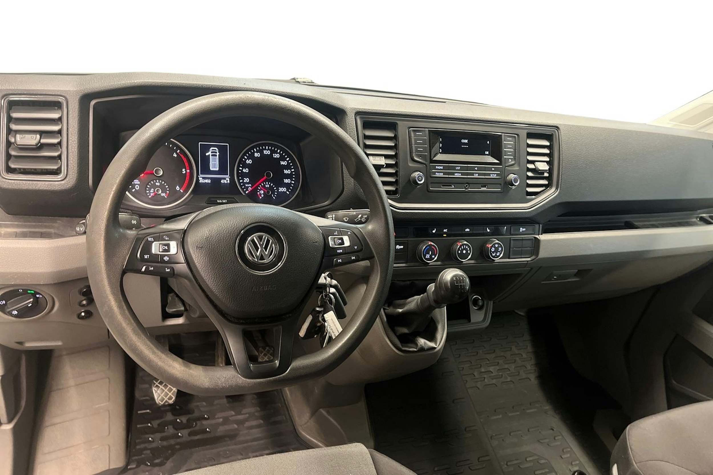 valkoinen Volkswagen Crafter 2019 kuva 7.