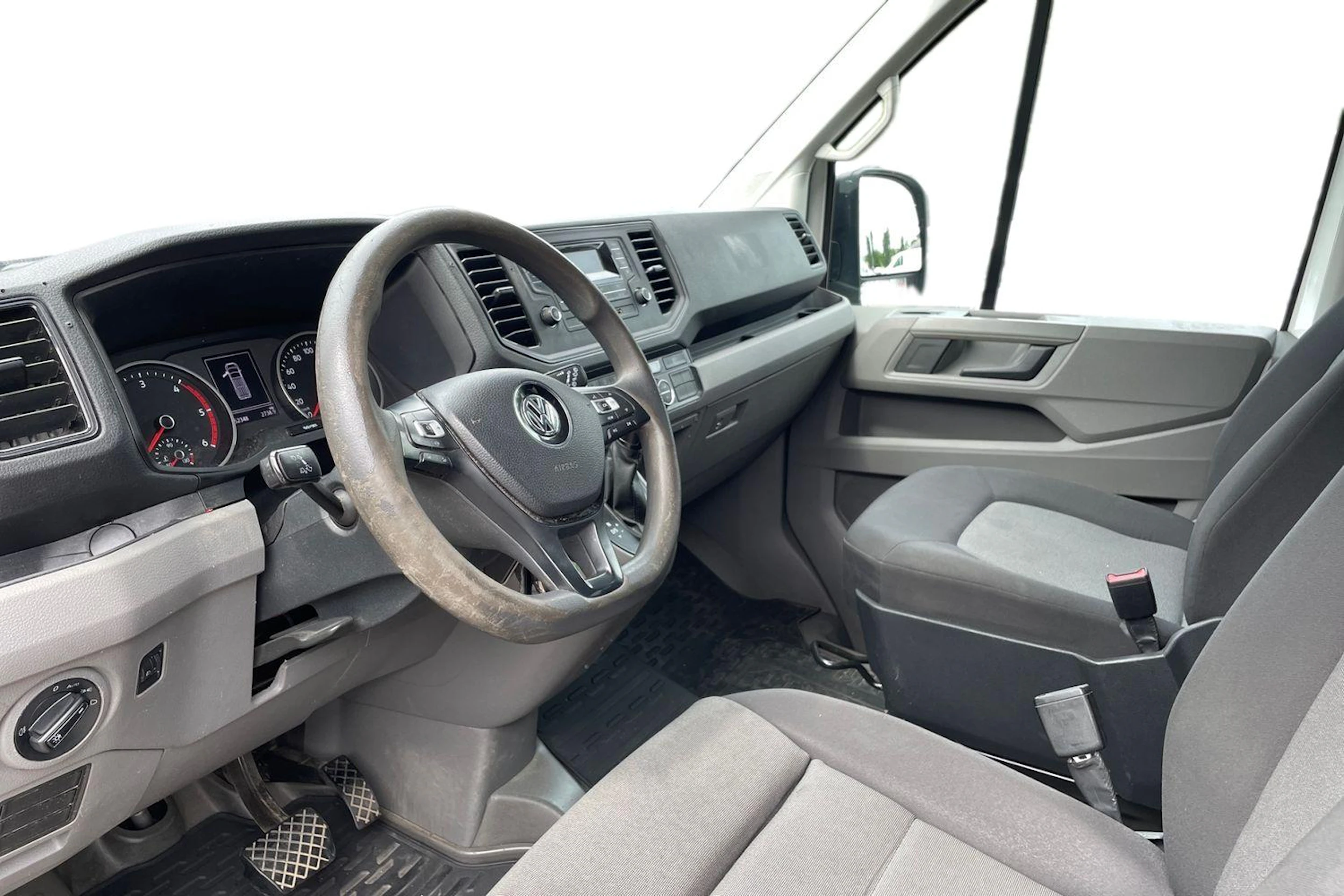 Valkoinen Volkswagen CRAFTER 2019 kuva 8.