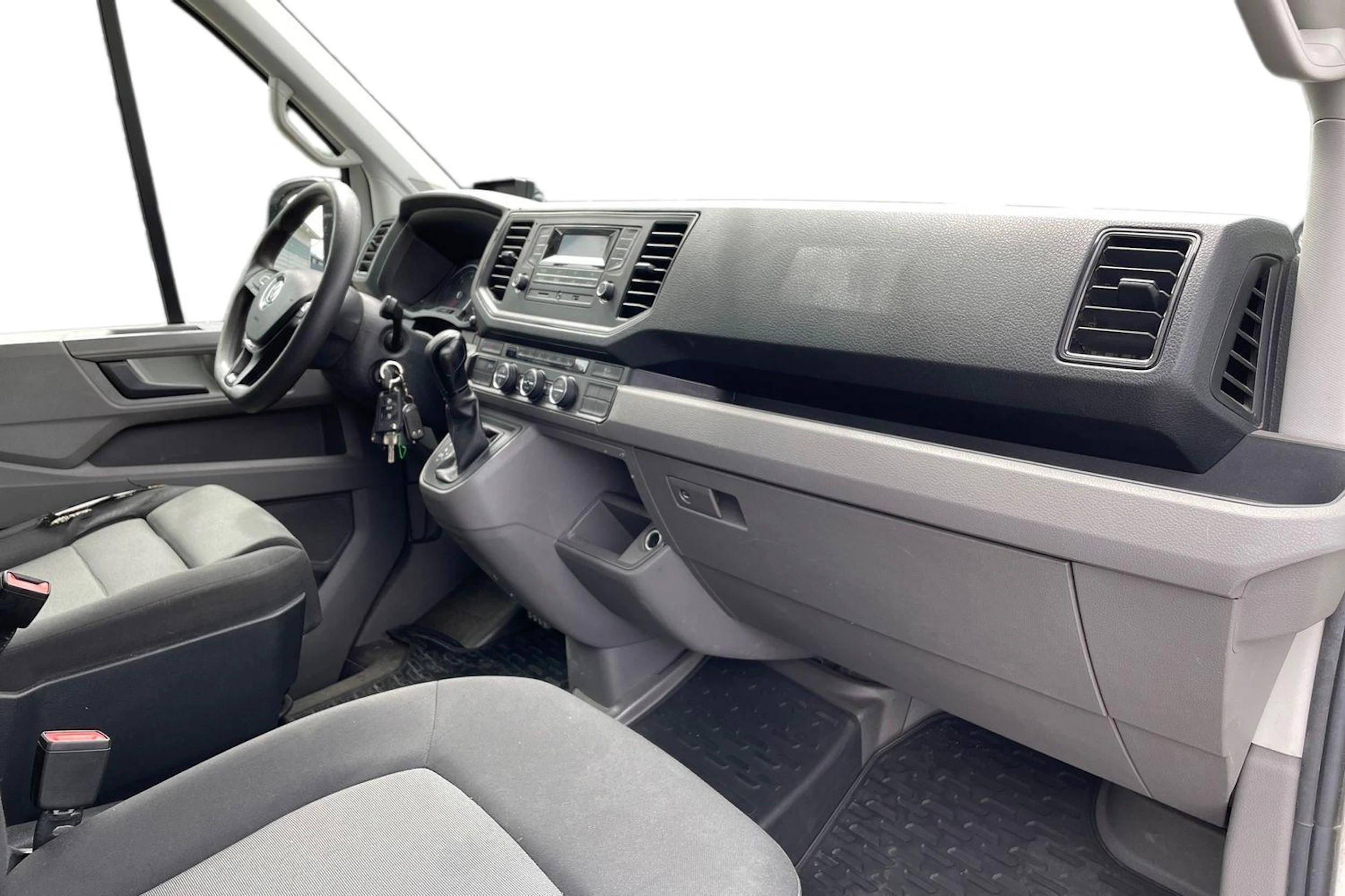 Valkoinen Volkswagen CRAFTER 2019 kuva 9.