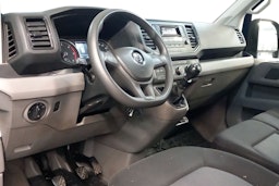 Sininen Volkswagen Crafter 2019 kuva 6.