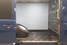 Sininen Volkswagen Crafter 2019 kuva 8.