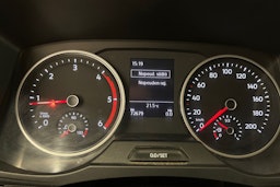 Sininen Volkswagen Crafter 2019 kuva 17.