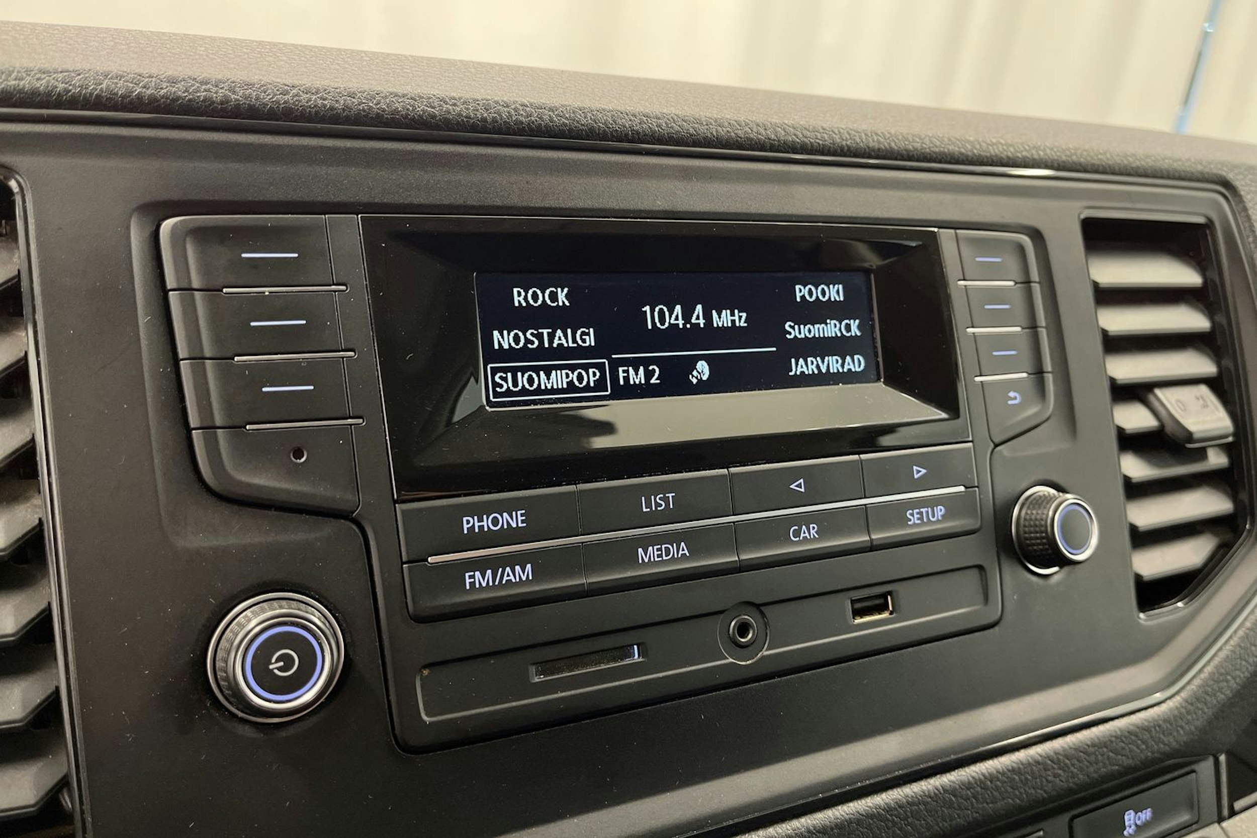 Sininen Volkswagen Crafter 2019 kuva 19.