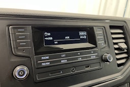 Sininen Volkswagen Crafter 2019 kuva 20.