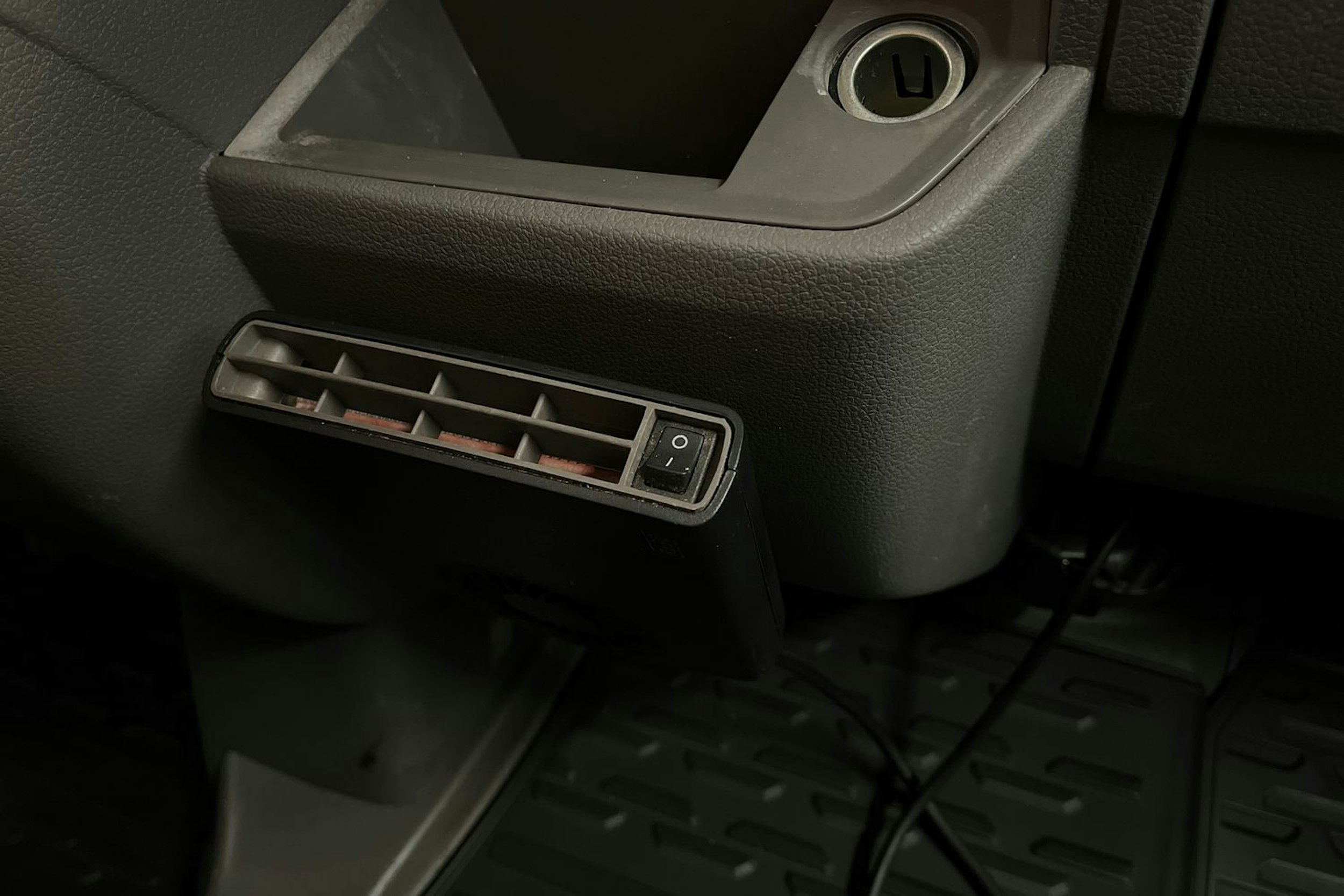 Sininen Volkswagen Crafter 2019 kuva 24.