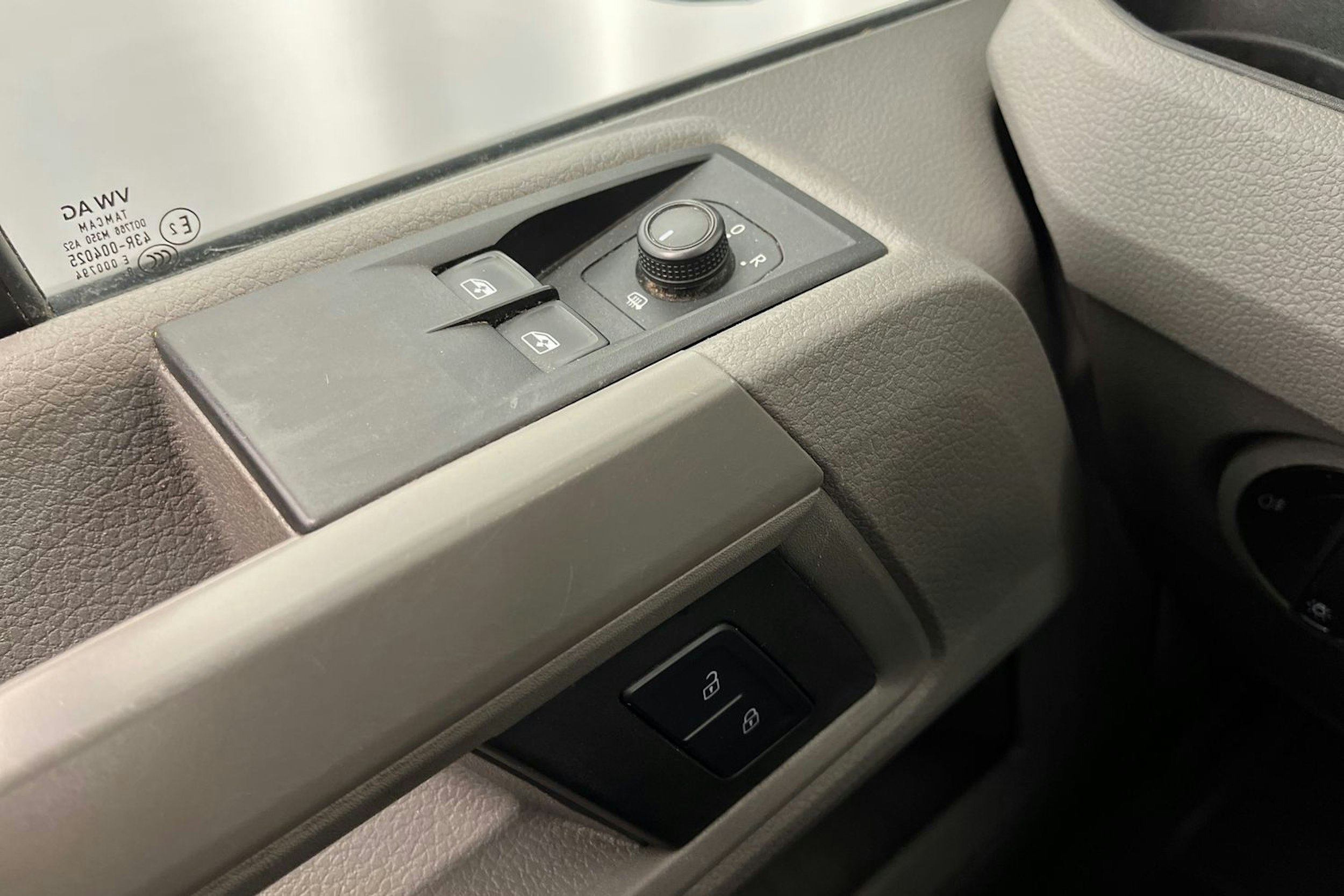 Sininen Volkswagen Crafter 2019 kuva 26.