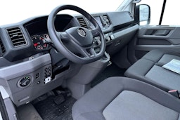 Valkoinen Volkswagen Crafter 2019 kuva 3.