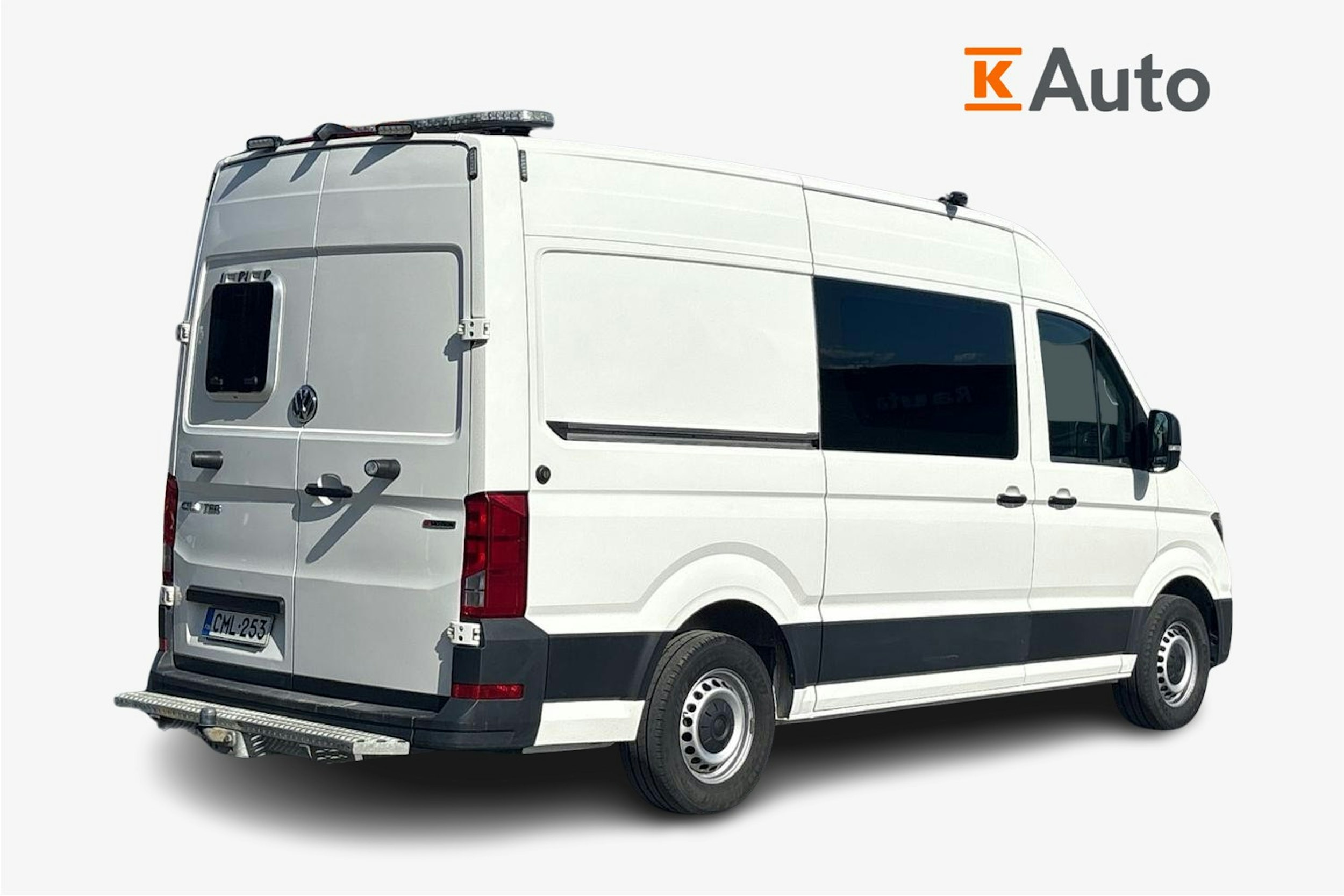 valkoinen Volkswagen Crafter 2019 kuva 2.