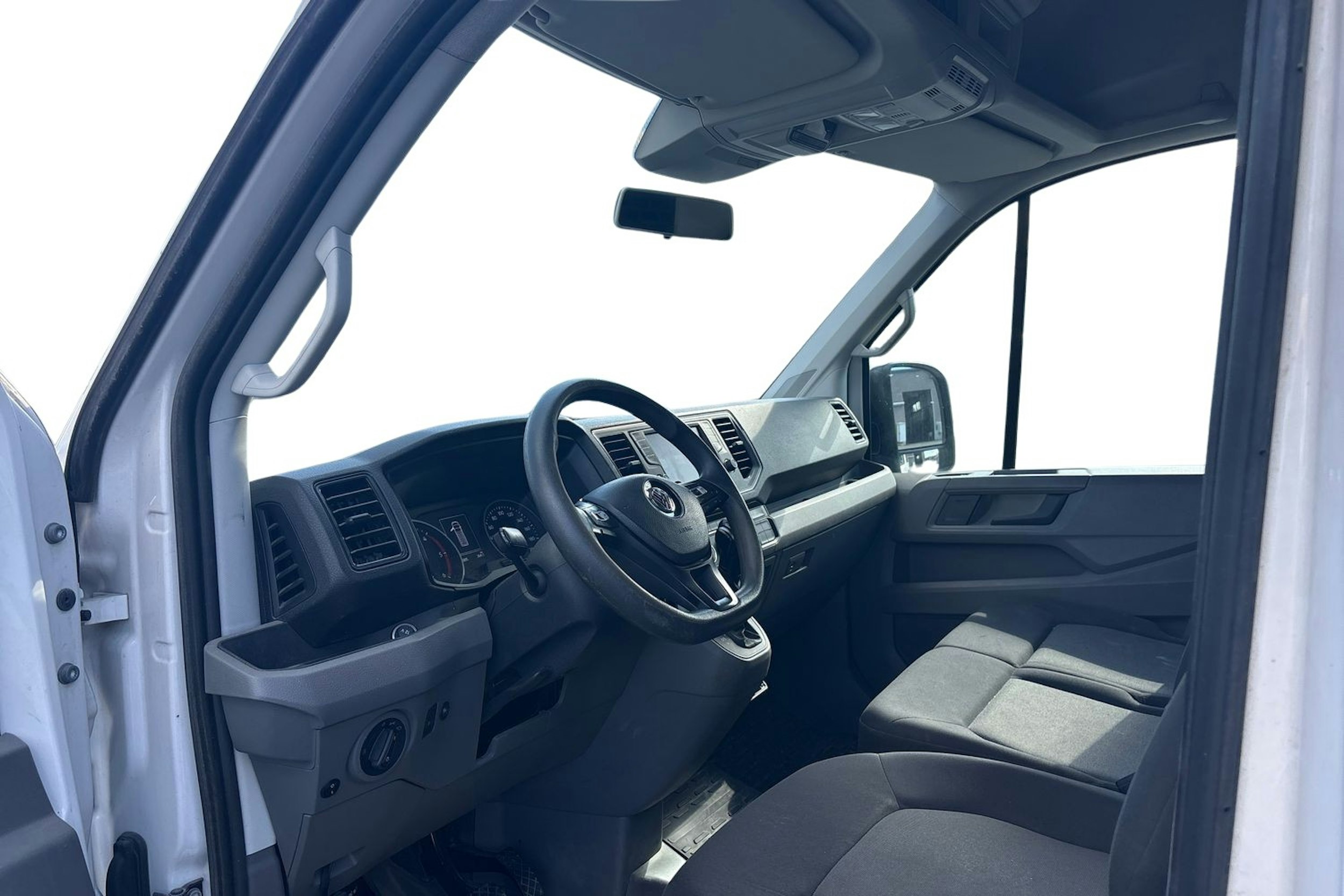 valkoinen Volkswagen Crafter 2019 kuva 3.