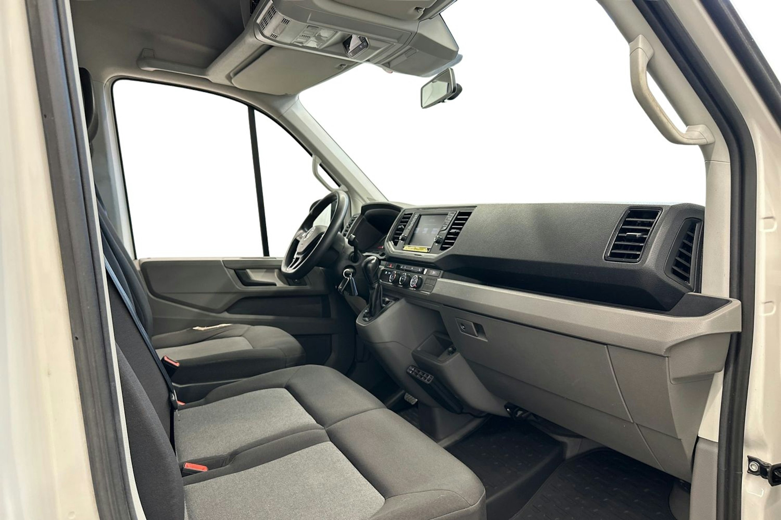 valkoinen Volkswagen Crafter 2019 kuva 8.