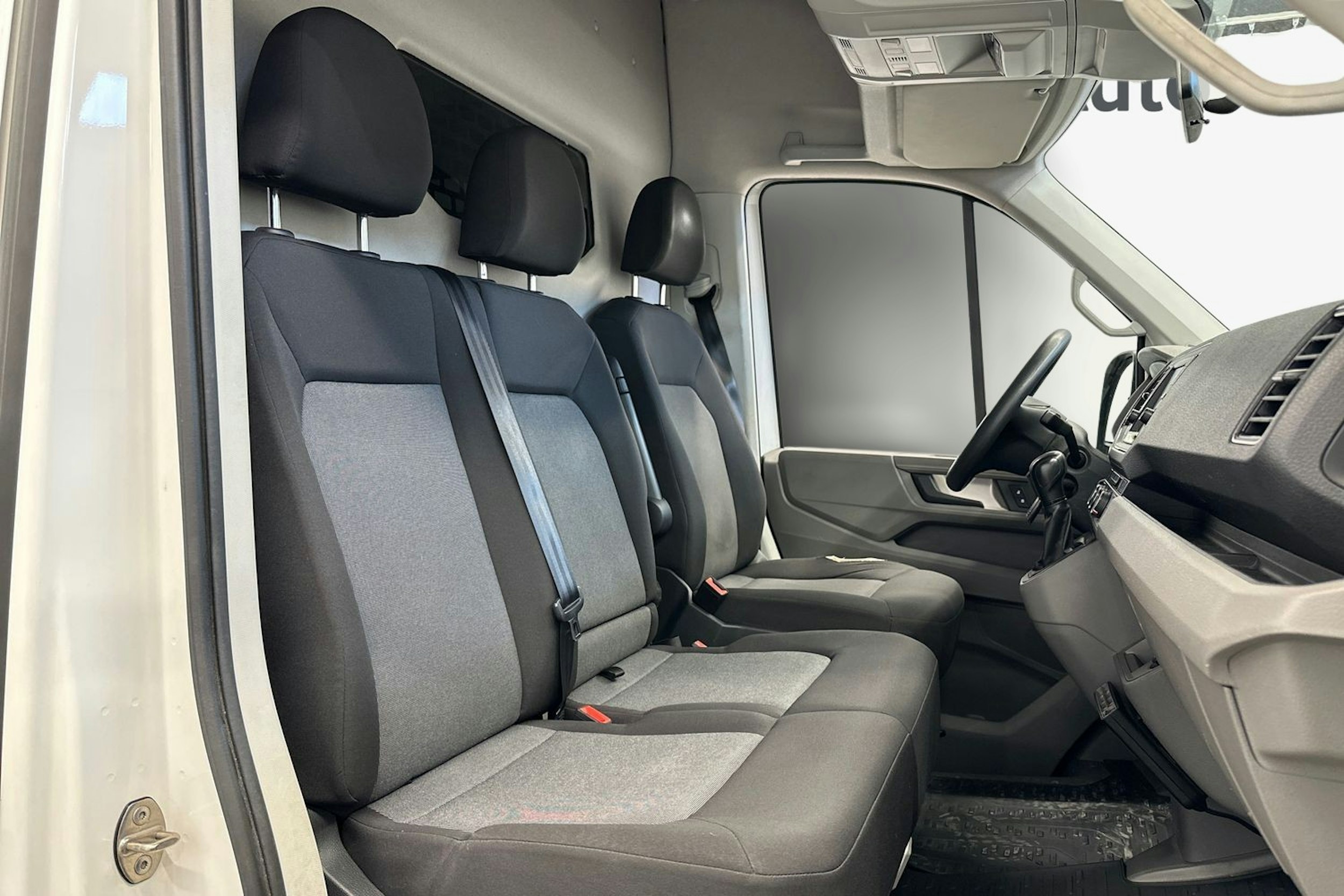 valkoinen Volkswagen Crafter 2019 kuva 9.