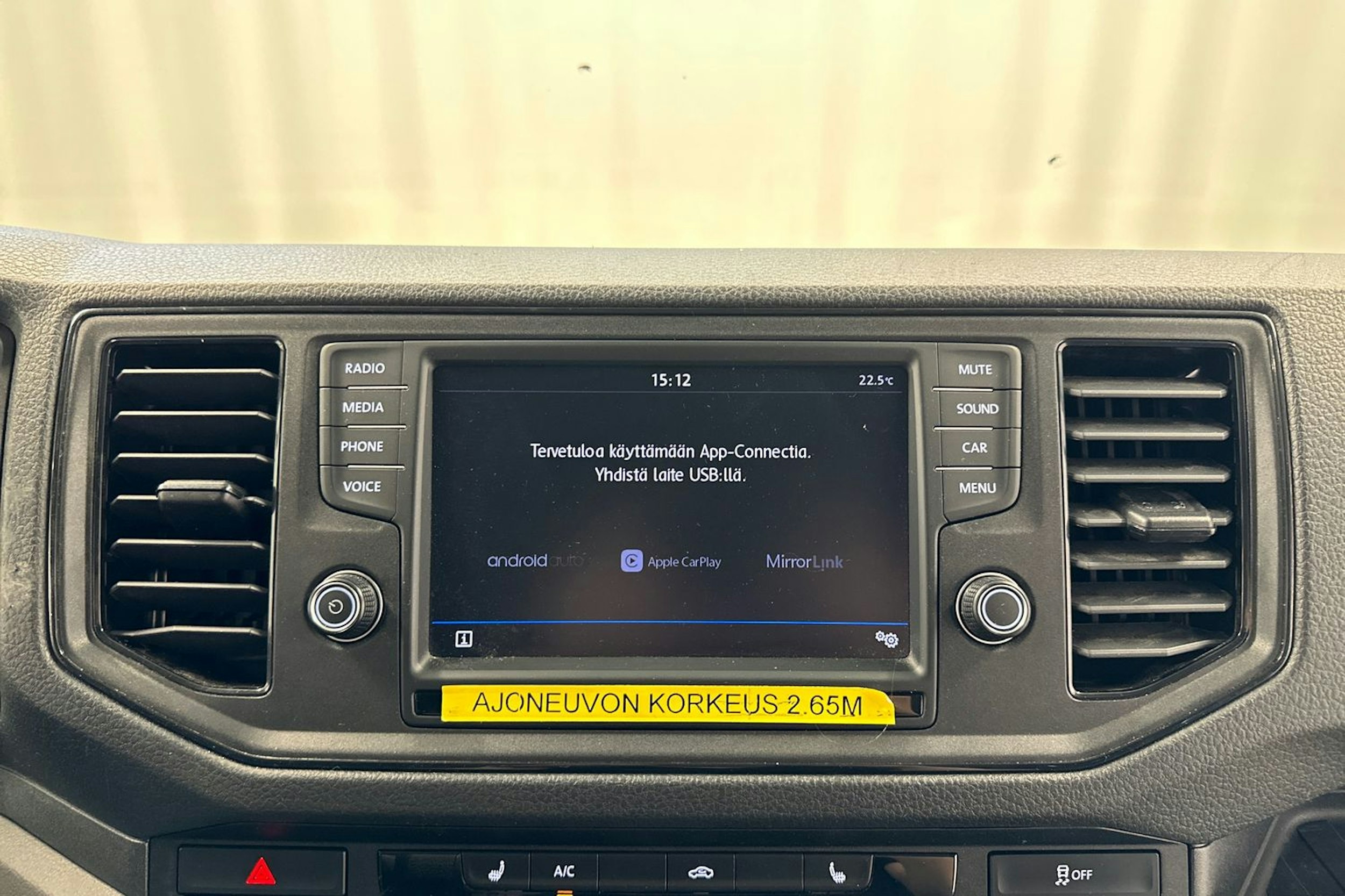 valkoinen Volkswagen Crafter 2019 kuva 13.
