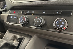 valkoinen Volkswagen Crafter 2019 kuva 14.