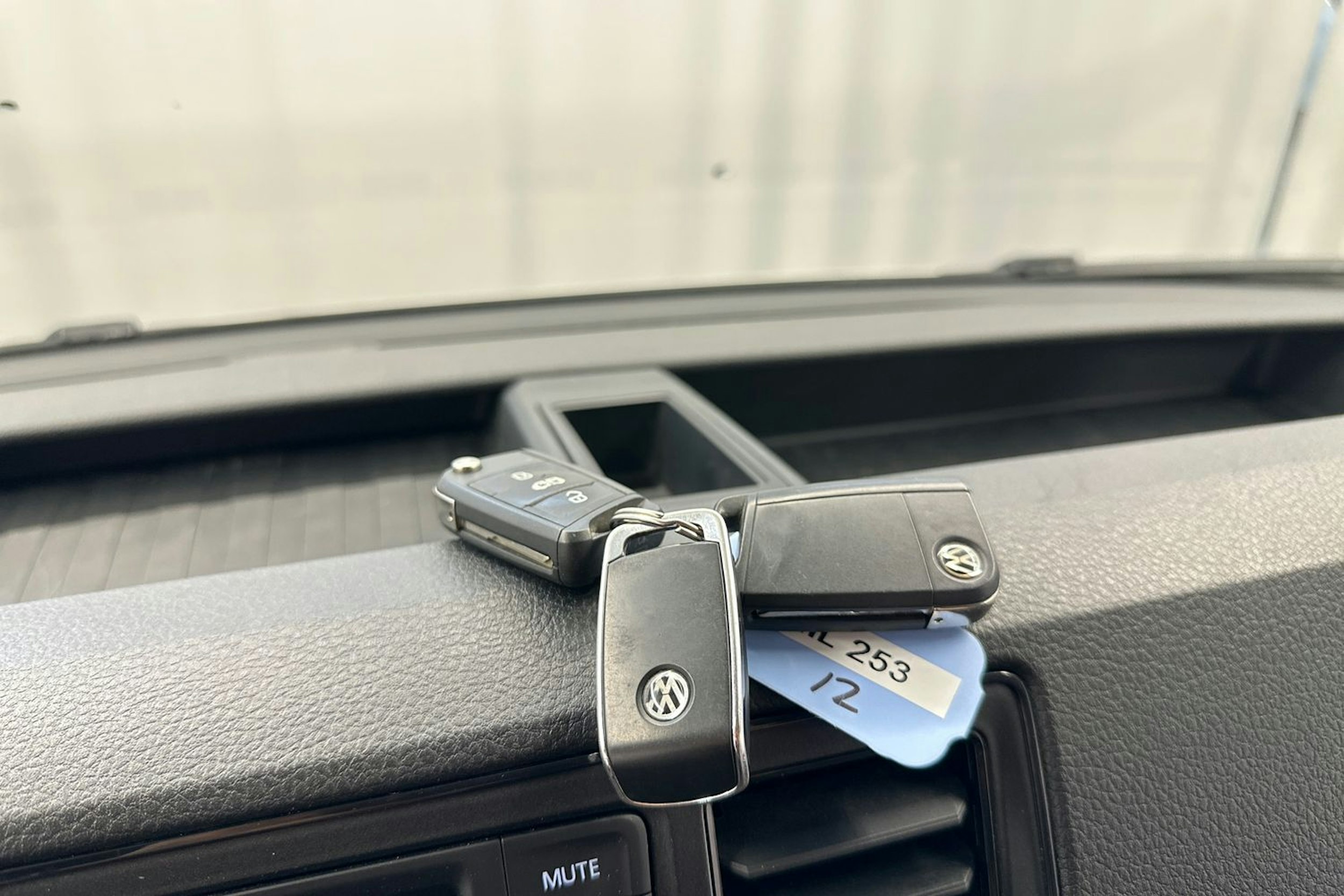 valkoinen Volkswagen Crafter 2019 kuva 17.