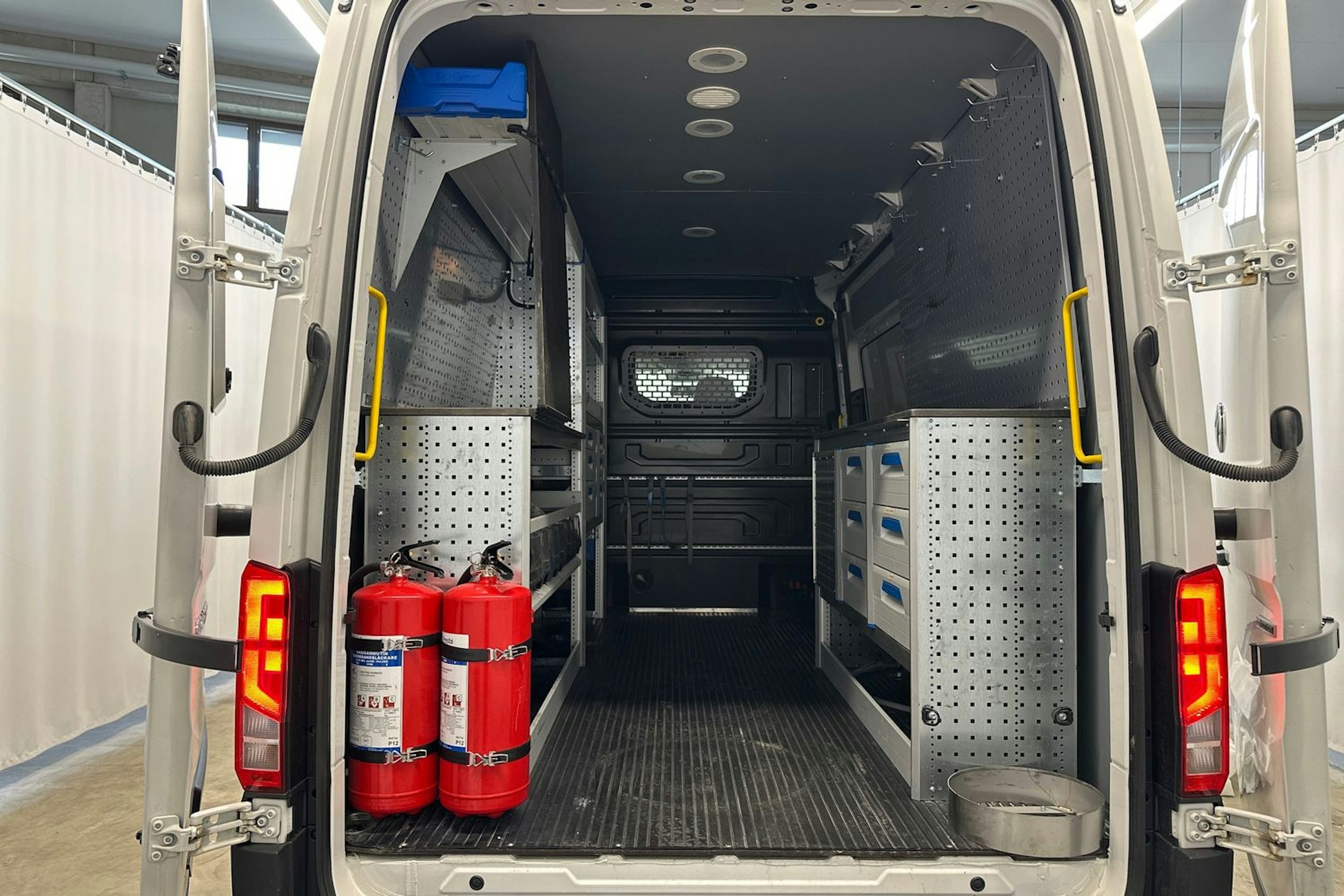 valkoinen Volkswagen Crafter 2019 kuva 19.