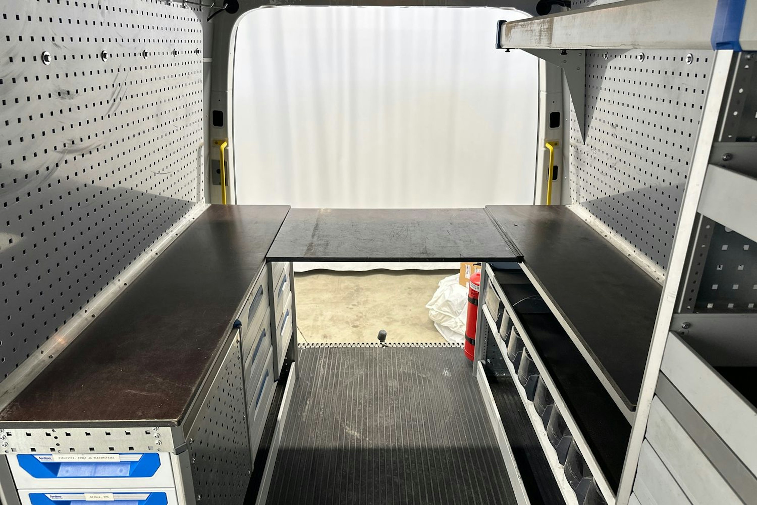 valkoinen Volkswagen Crafter 2019 kuva 23.
