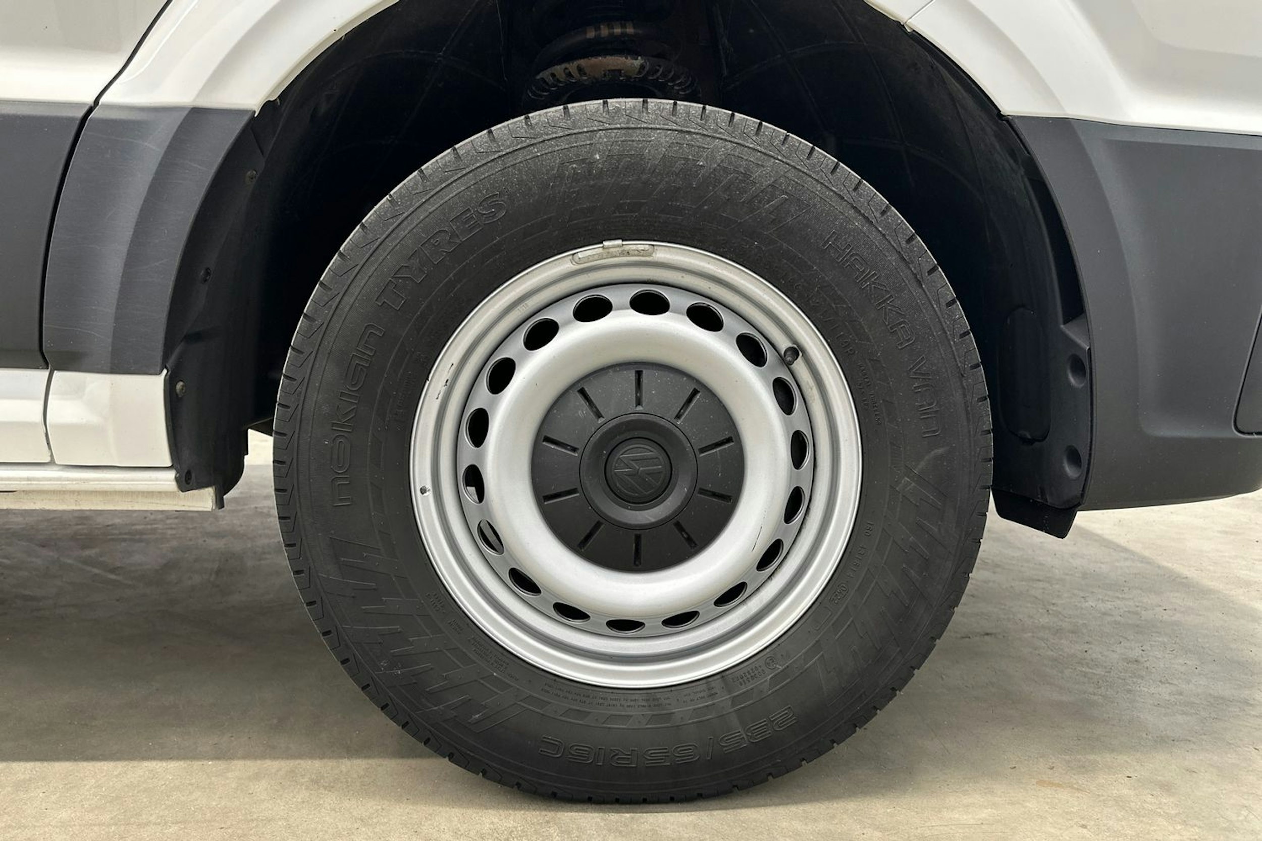 valkoinen Volkswagen Crafter 2019 kuva 28.