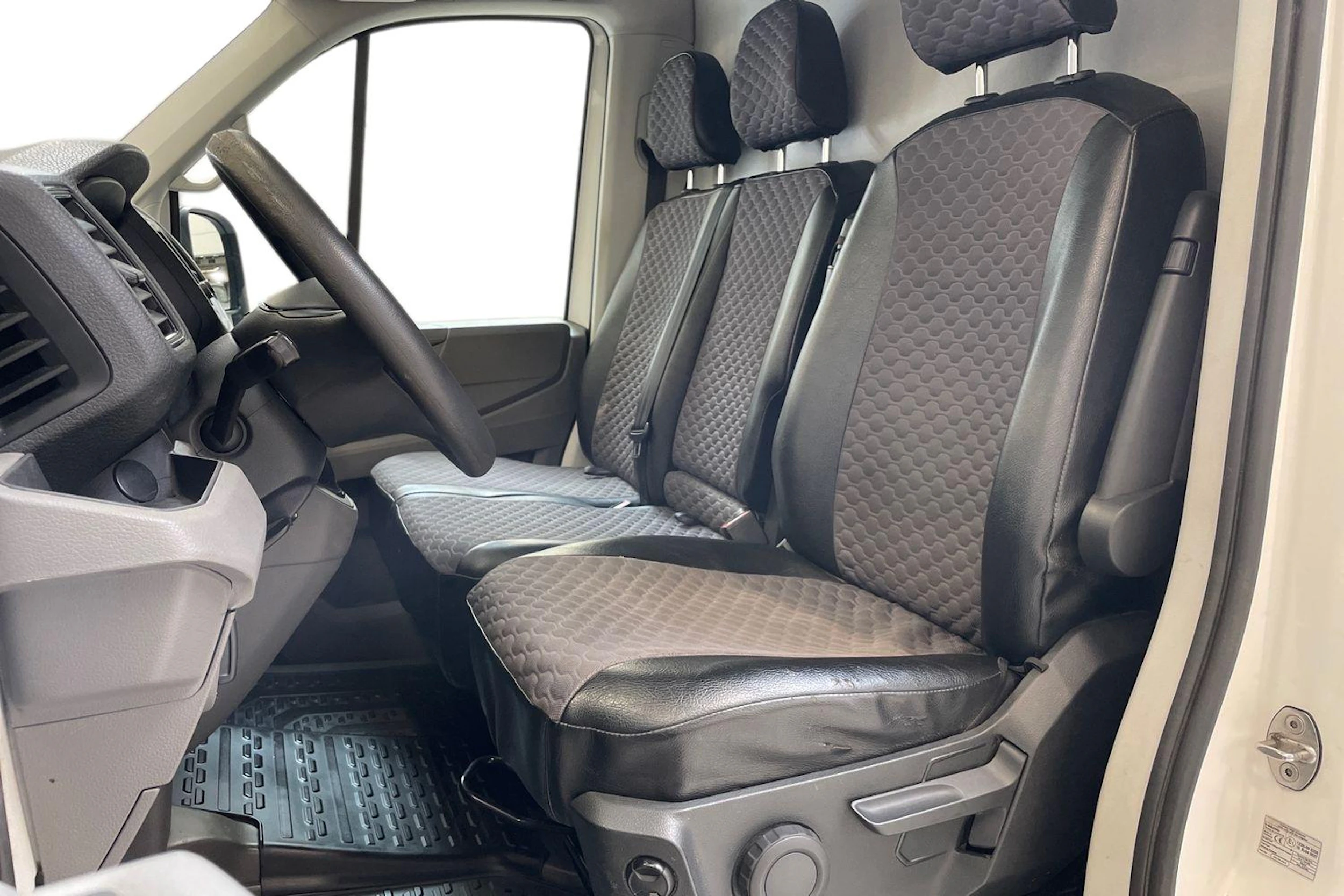 valkoinen Volkswagen Crafter 2019 kuva 9.