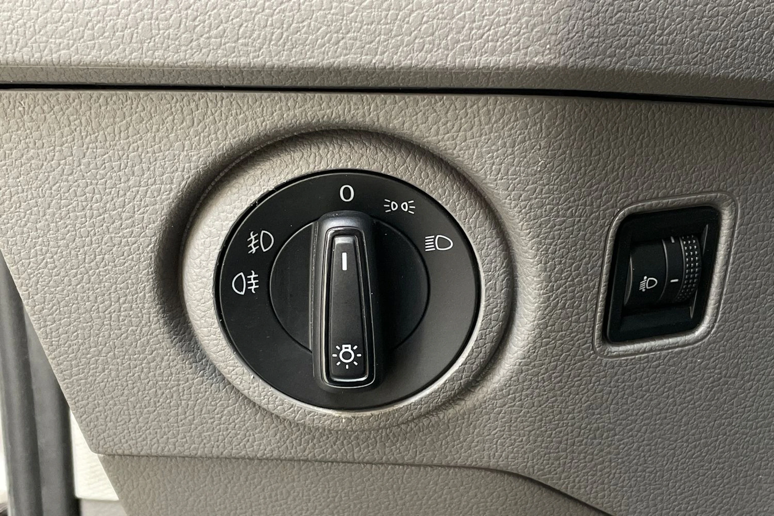 valkoinen Volkswagen Crafter 2019 kuva 19.