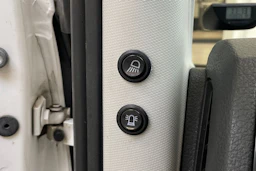 valkoinen Volkswagen Crafter 2019 kuva 20.