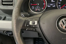 valkoinen Volkswagen Crafter 2019 kuva 22.