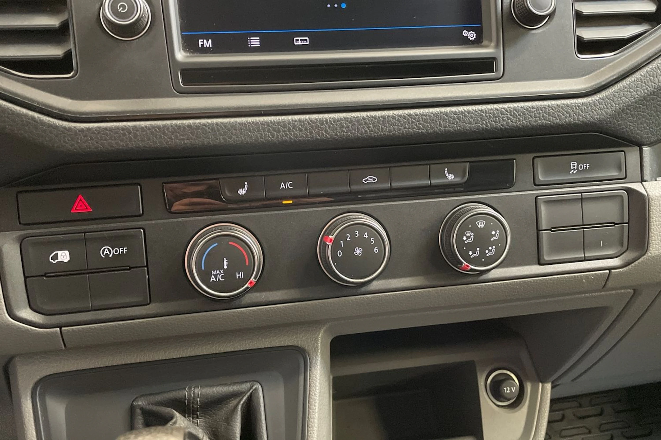 valkoinen Volkswagen Crafter 2019 kuva 25.