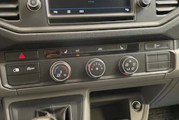 valkoinen Volkswagen Crafter 2019 kuva 25.