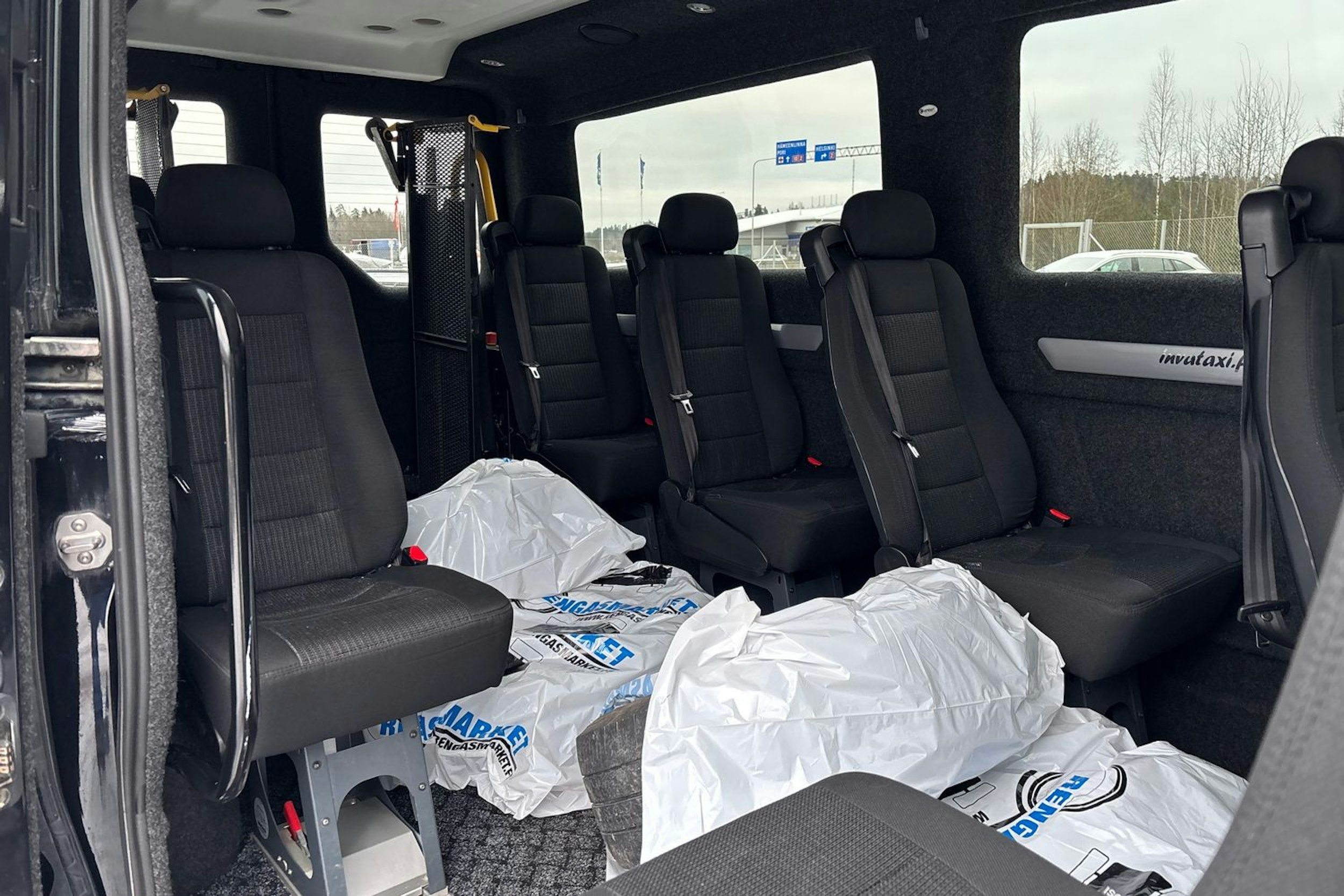 Musta Volkswagen CRAFTER 2019 kuva 13.